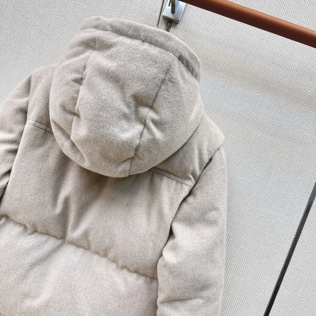 Куртки И Пуховики Женские Moncler 18642162