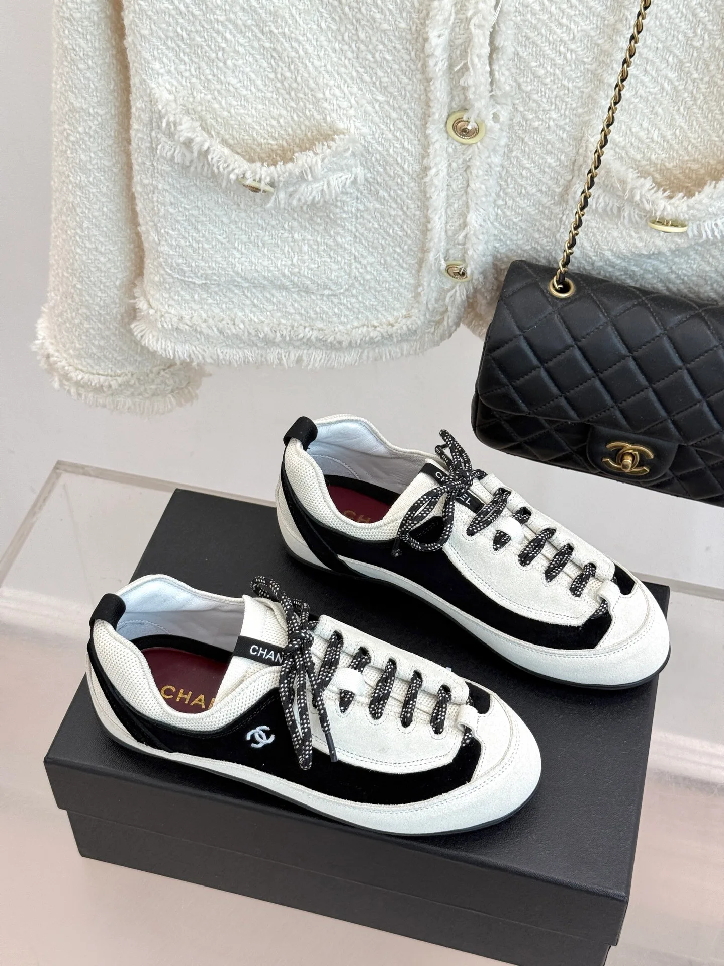 Кроссовки Женские Chanel 17025637