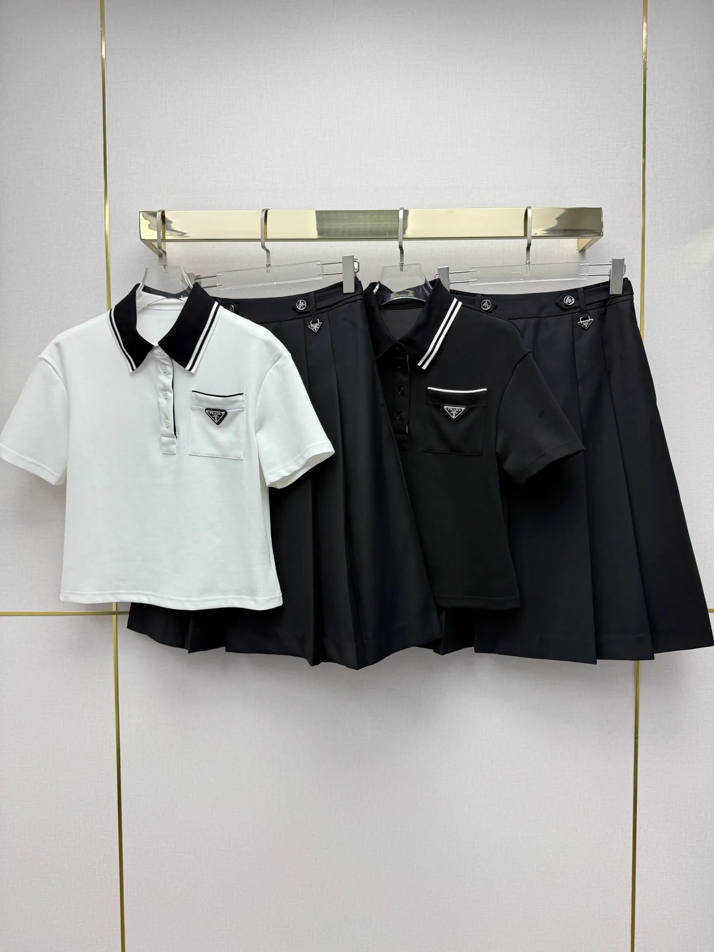 Костюмы Женские Prada 11690360