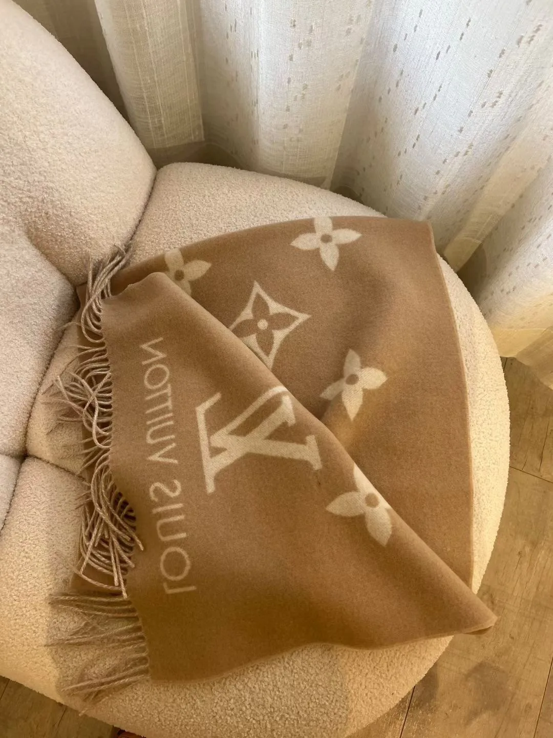 Шарфы Louis Vuitton 1437094