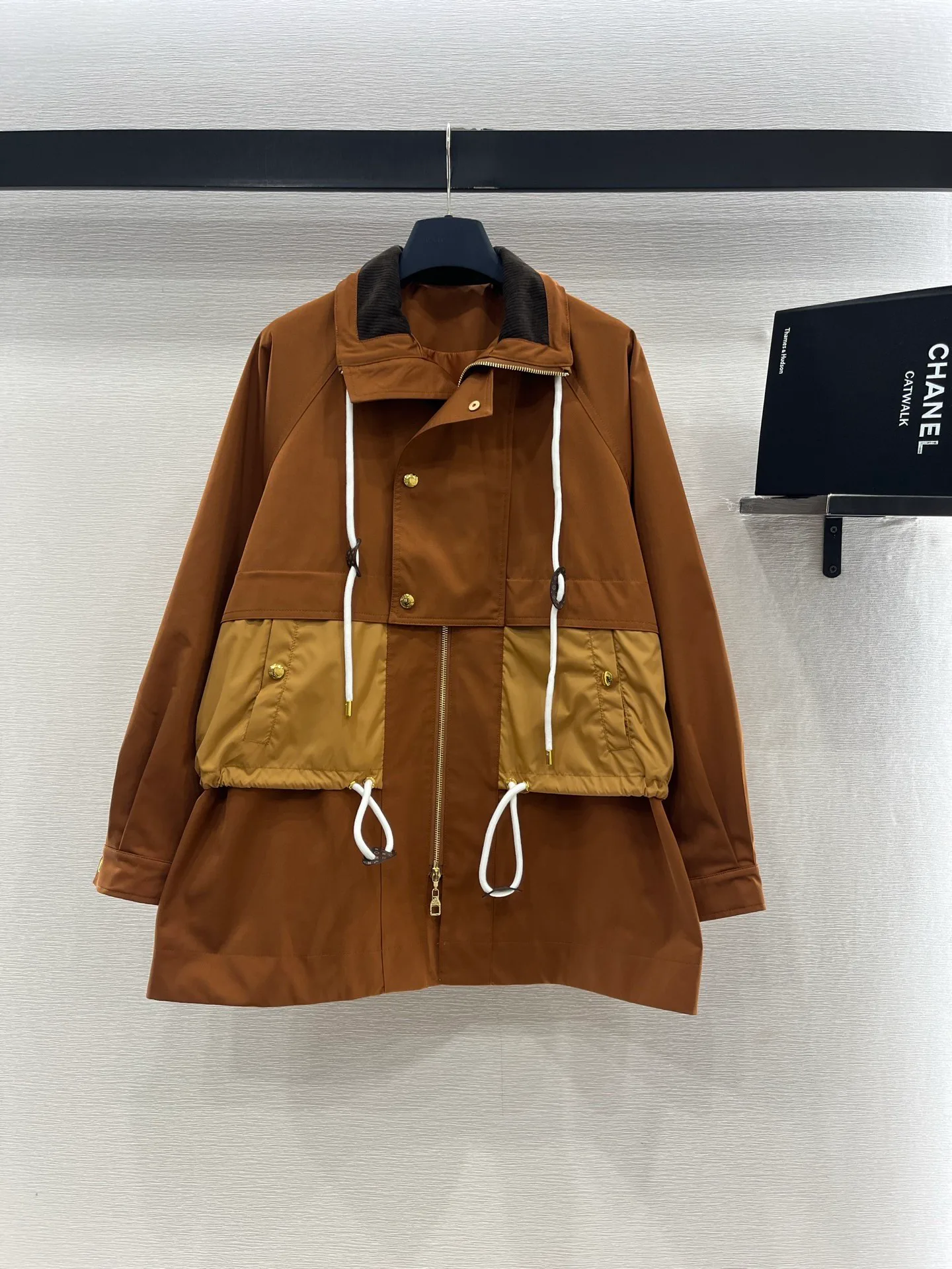 Тренчи Женские Louis Vuitton 1806187