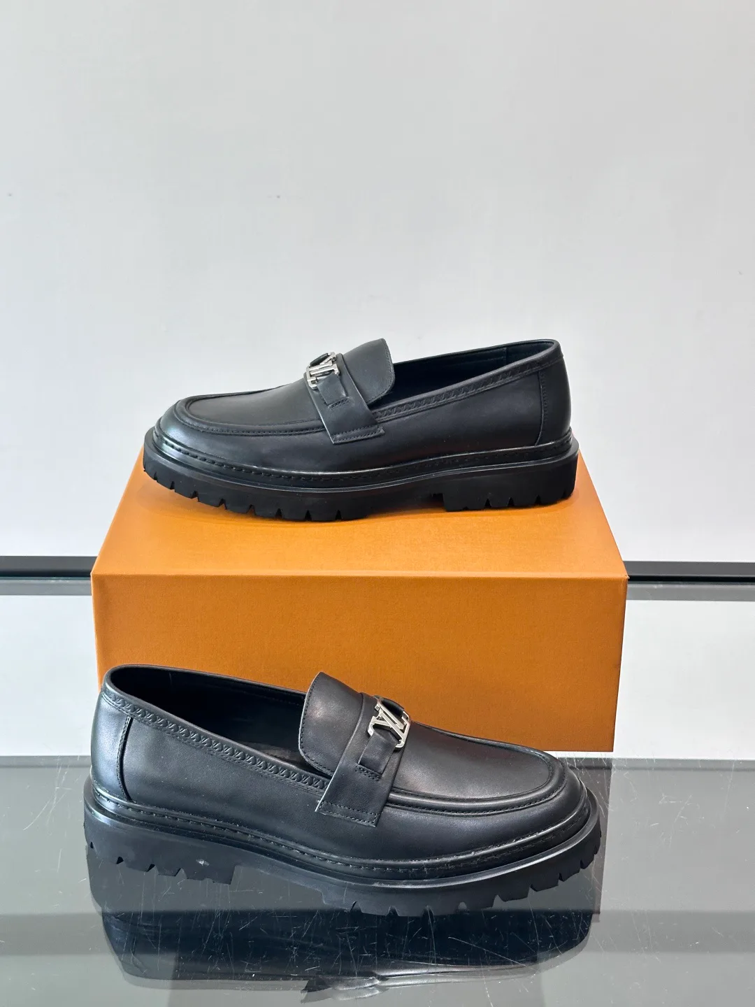 Лоферы И Туфли Мужские Louis Vuitton 17646071