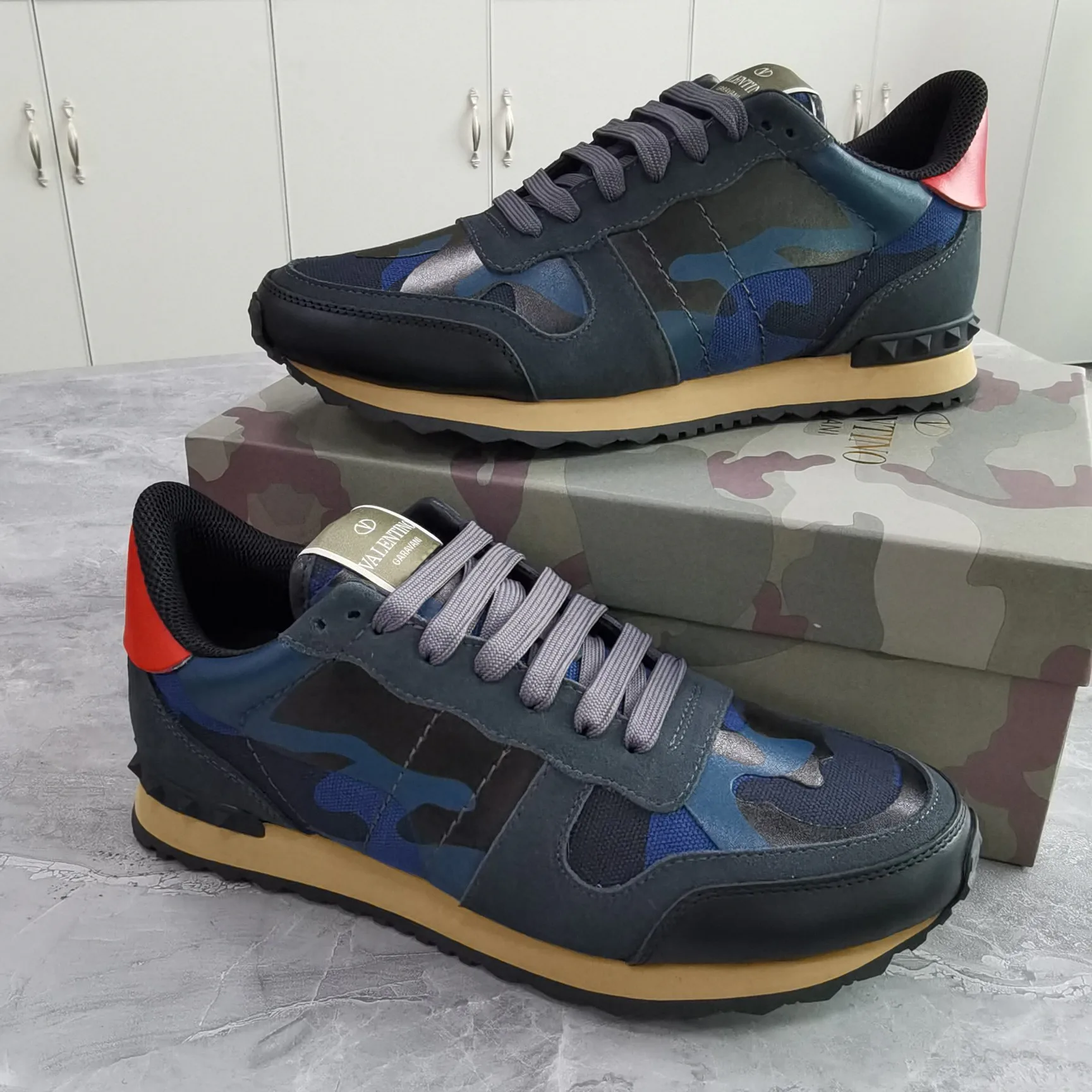 Кроссовки Женские Valentino 10736424