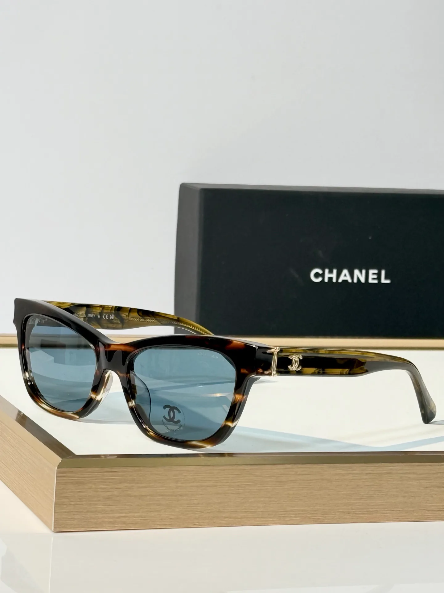 Очки Chanel 18404832