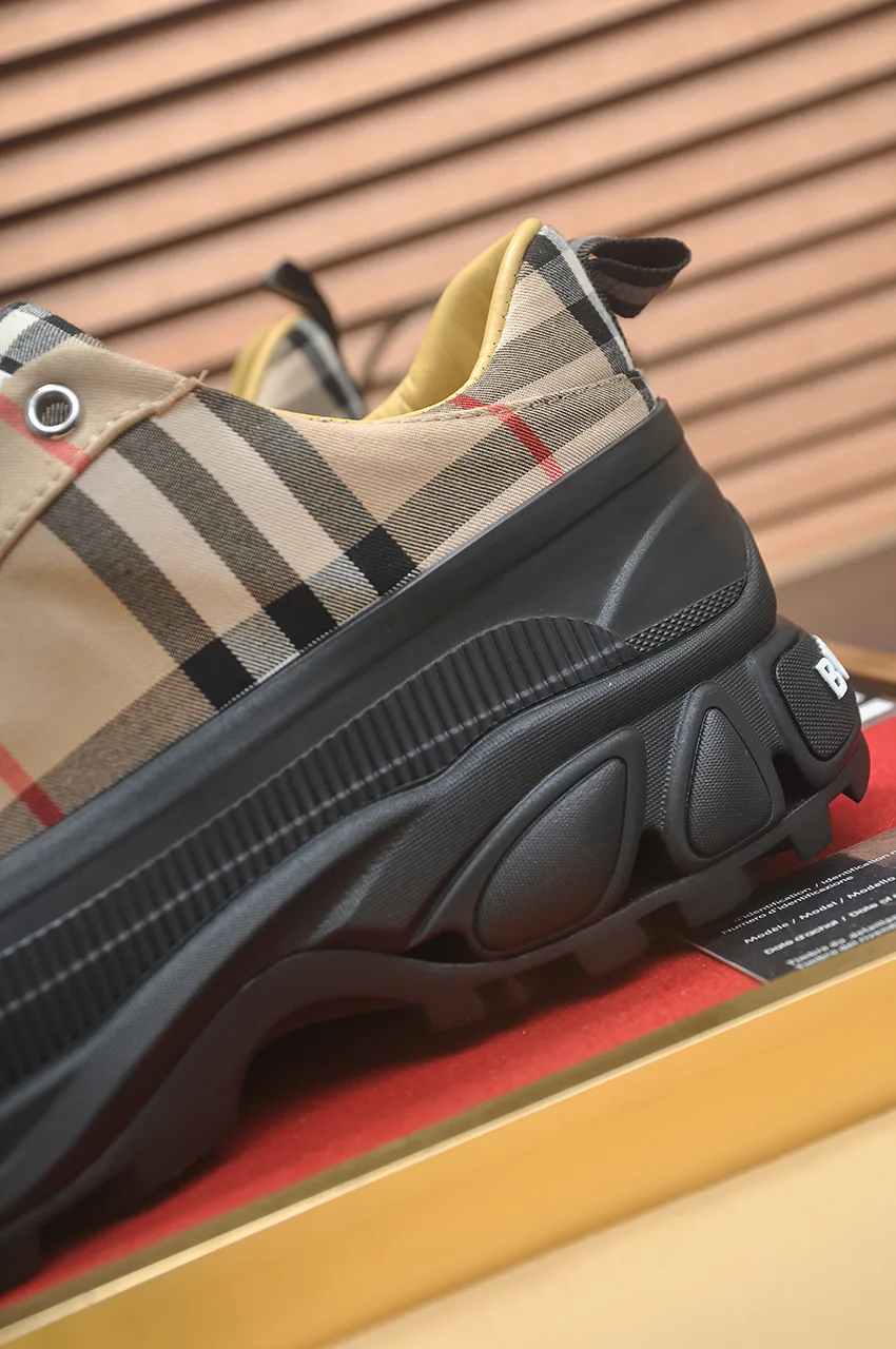 Кроссовки Женские Burberry 498016