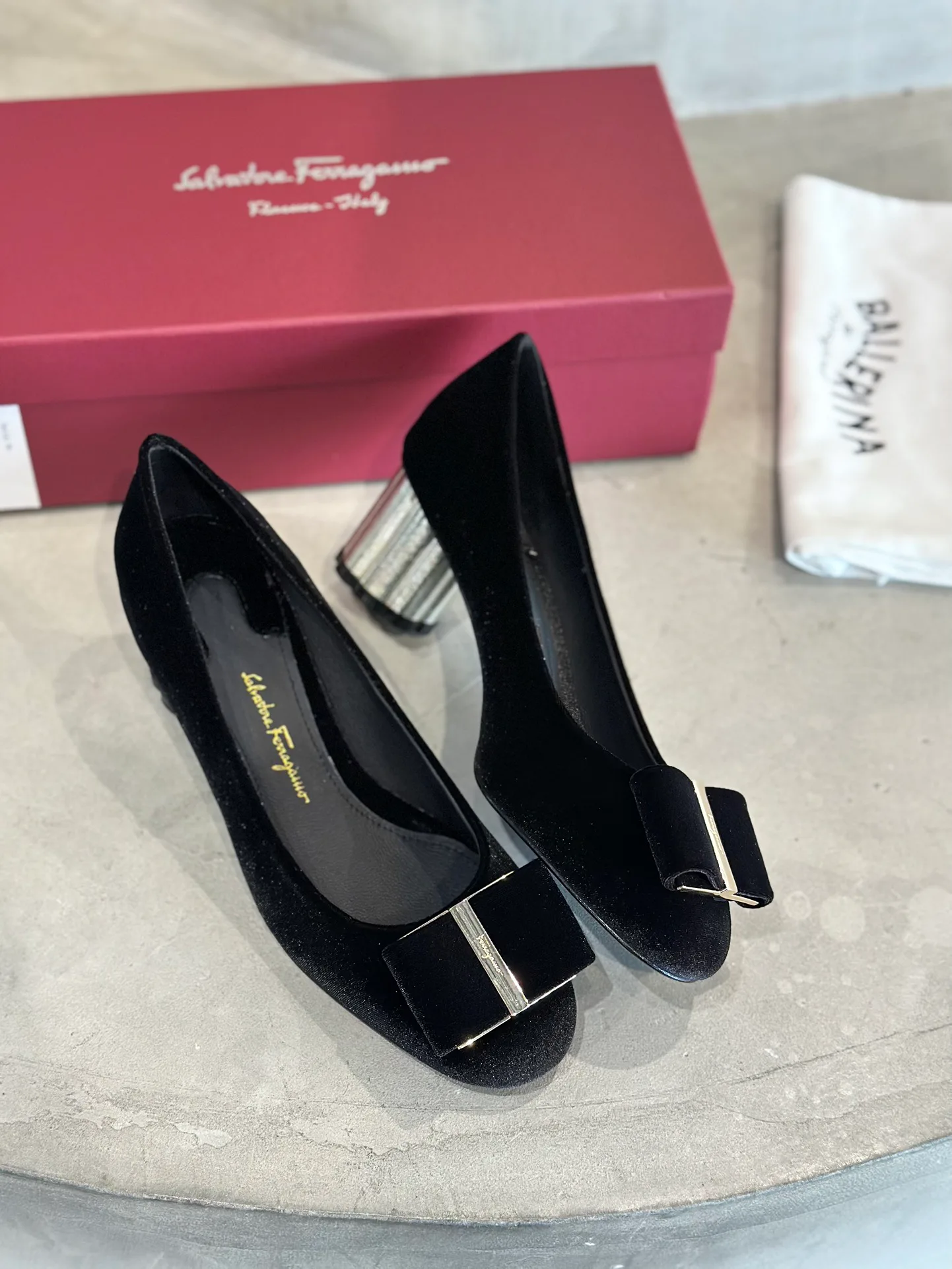 Туфли Женские Salvatore Ferragamo 11675410