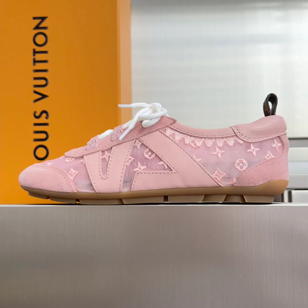 Кроссовки Женские Louis Vuitton 18083475