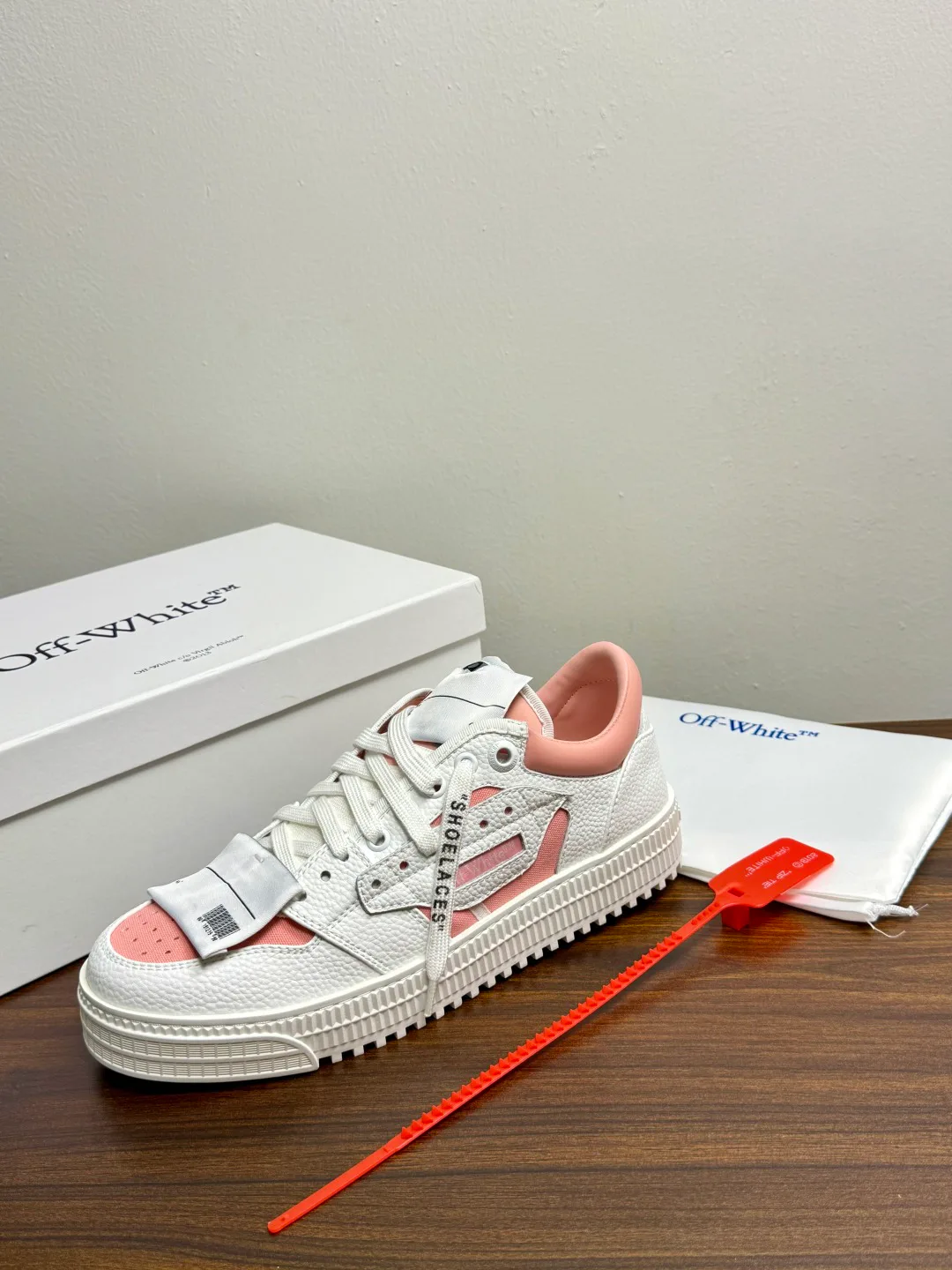 Кроссовки Женские Off-White 18961469