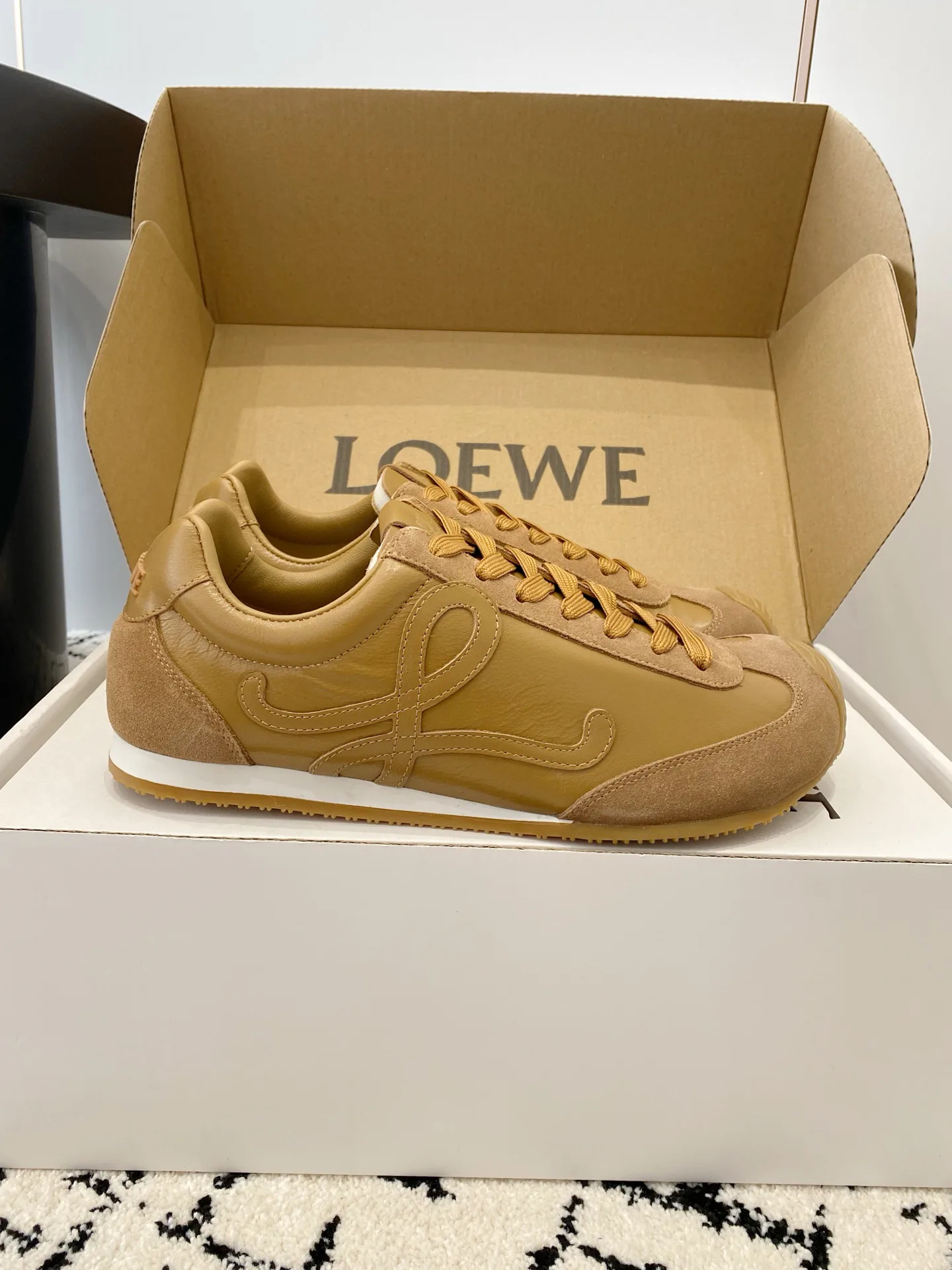 Кроссовки Женские Loewe 18268852