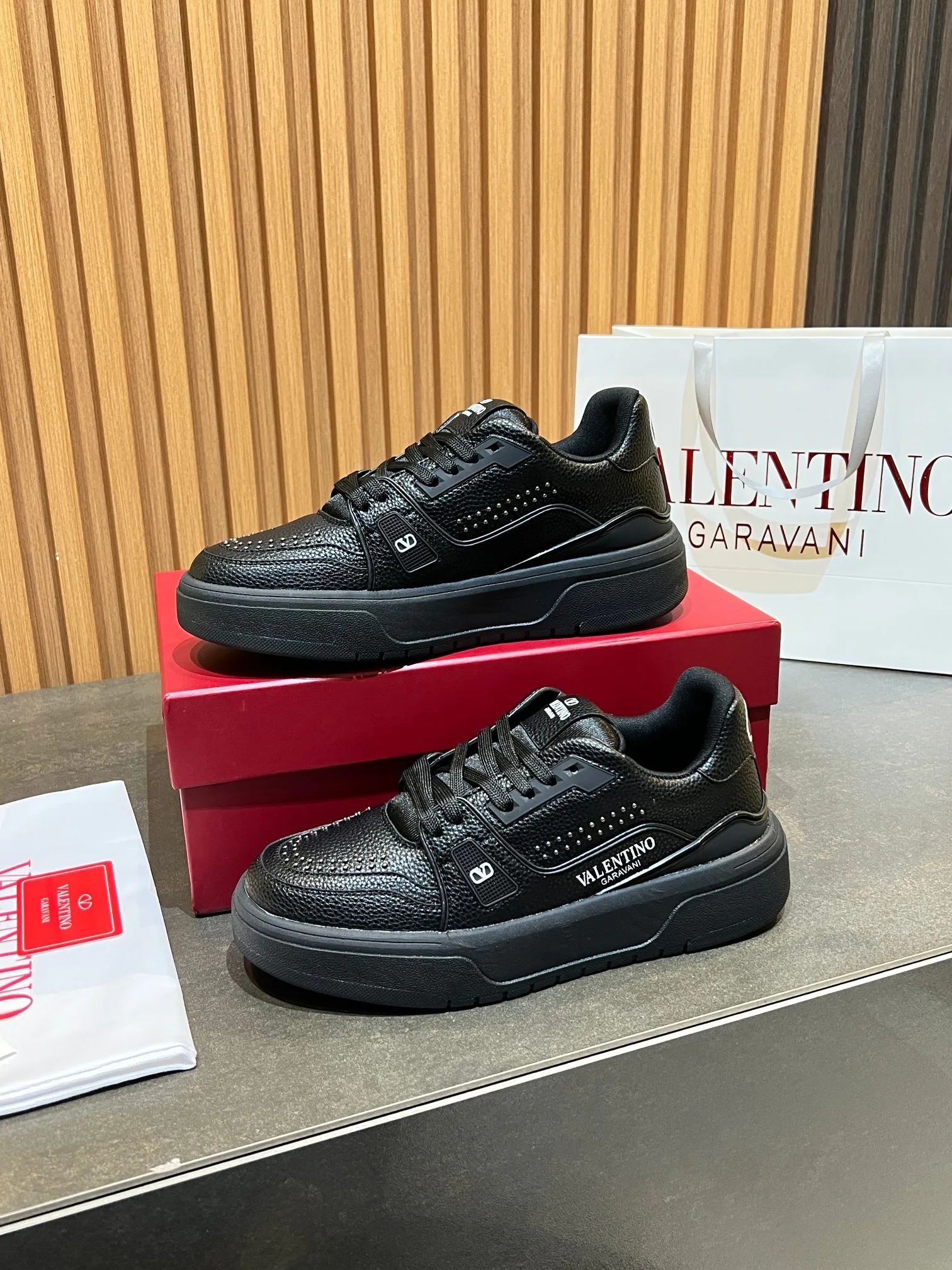 Кроссовки Женские Valentino 11575971