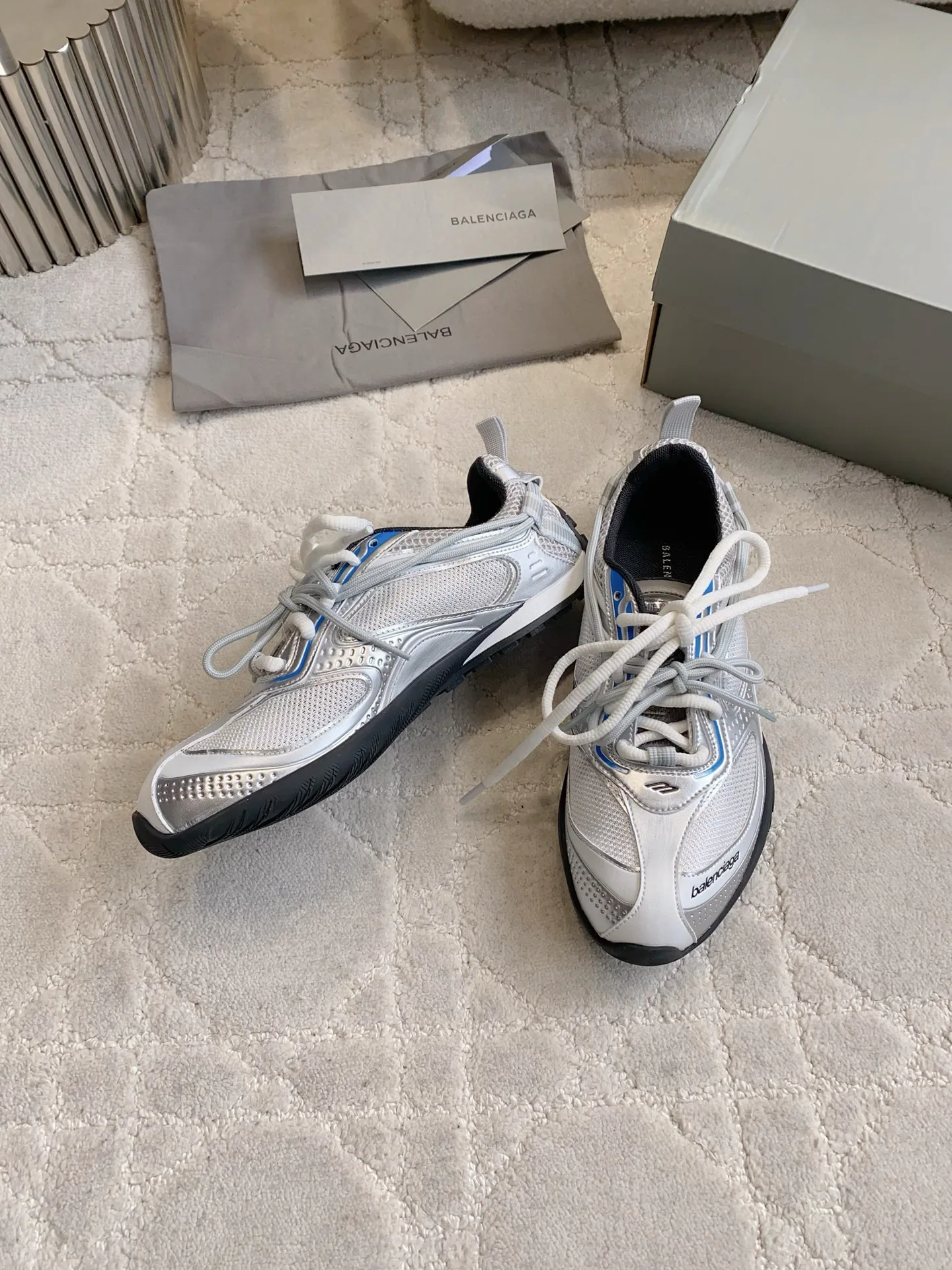 Кроссовки Женские Balenciaga 18133400
