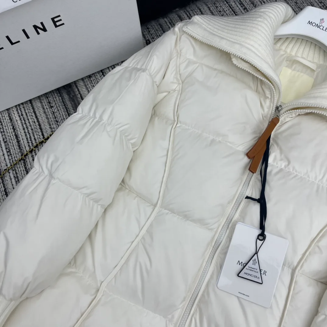 Пуховики Женские Moncler 3735