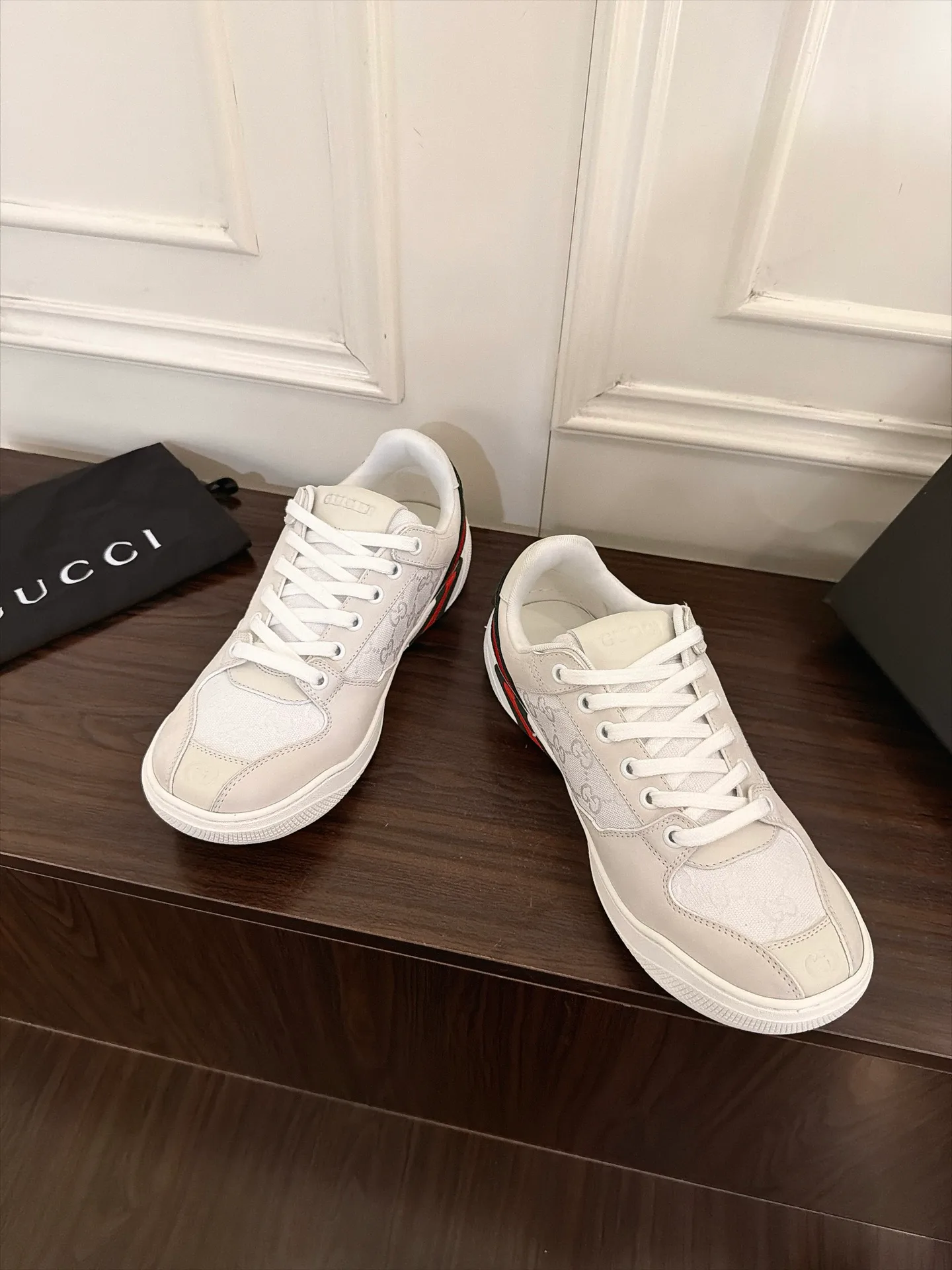 Кроссовки Женские Gucci 18586676