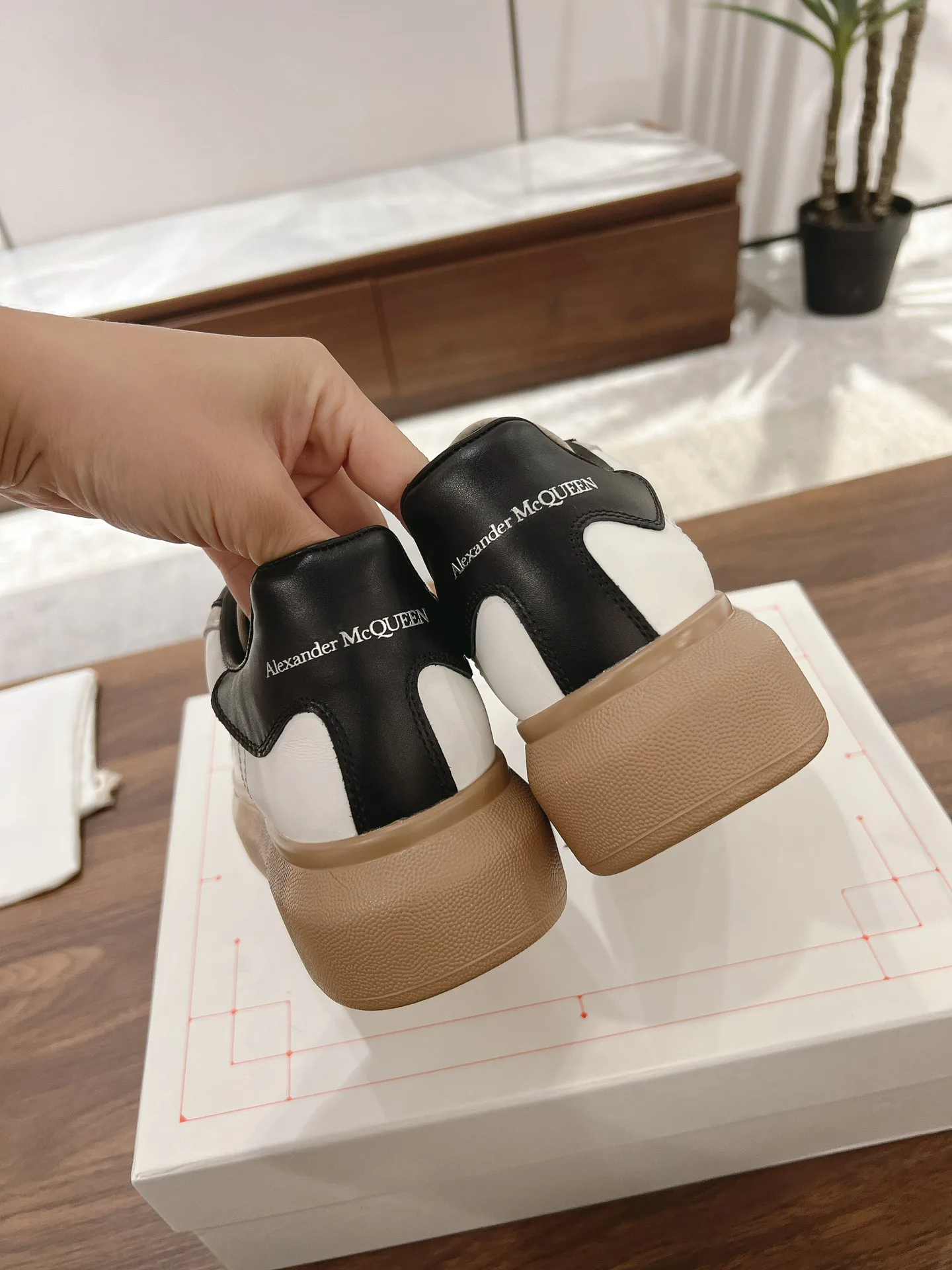 Кроссовки Женские Alexander Mcqueen 3446148