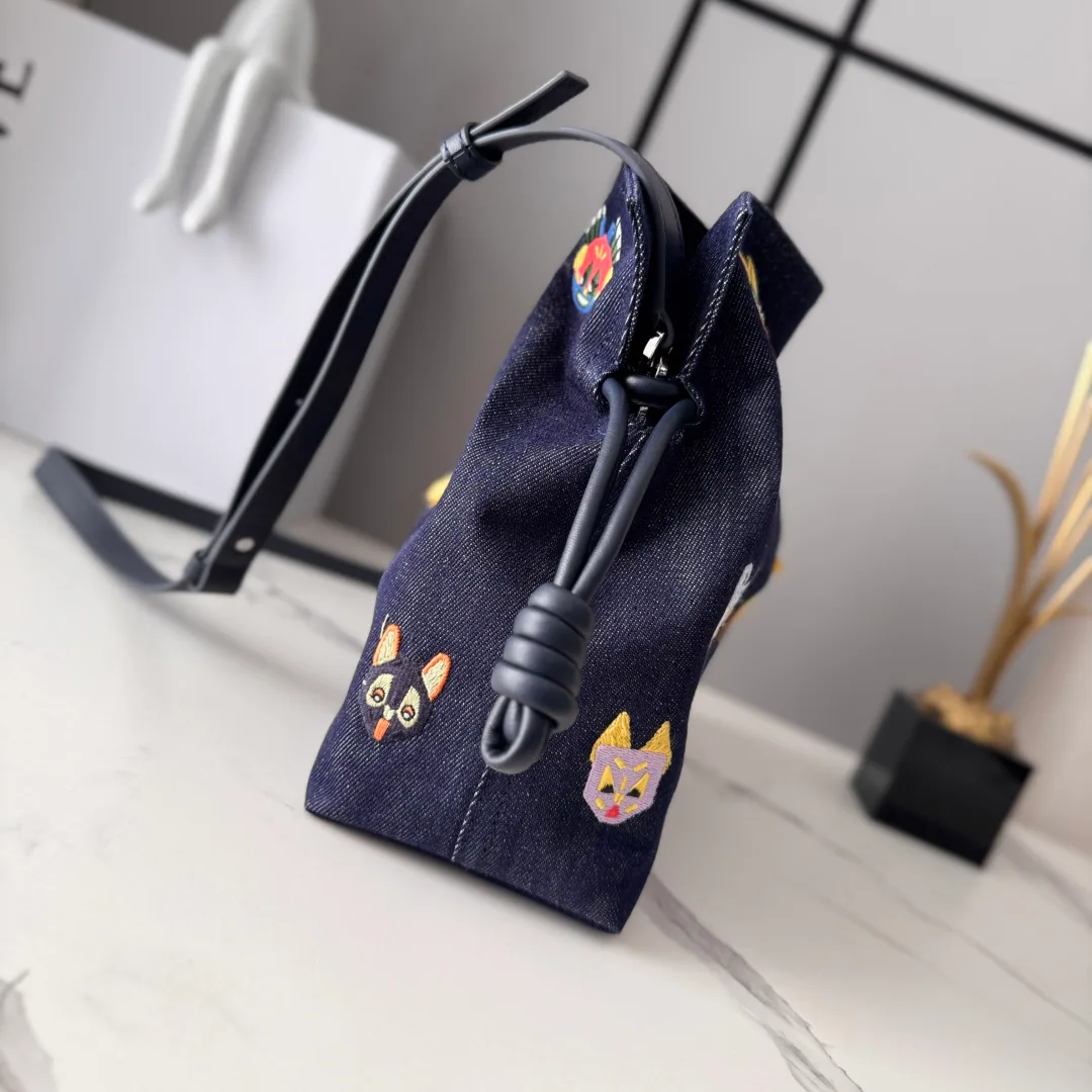Клатчи Женские Loewe 13174376