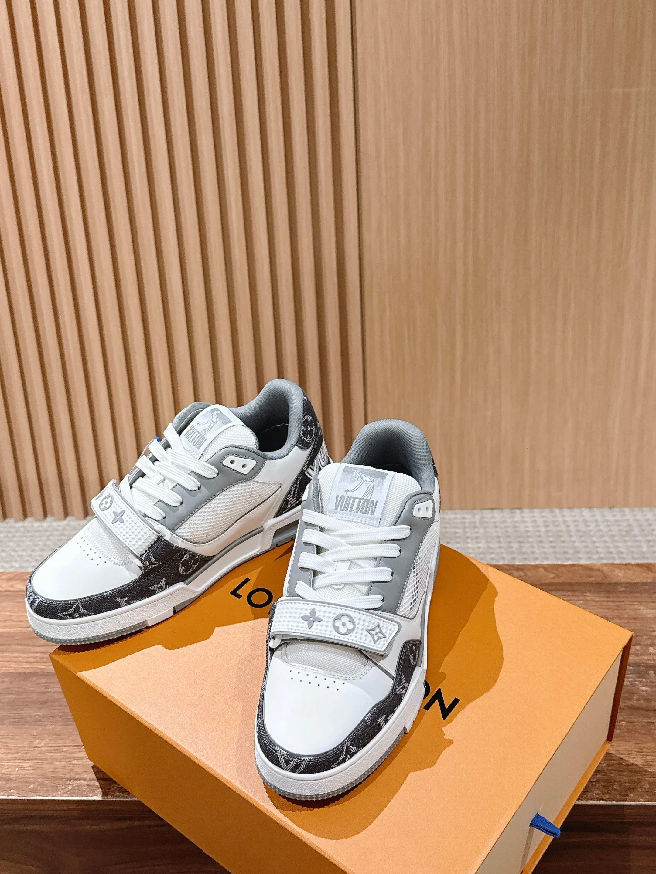 Кроссовки Женские Louis Vuitton 245724