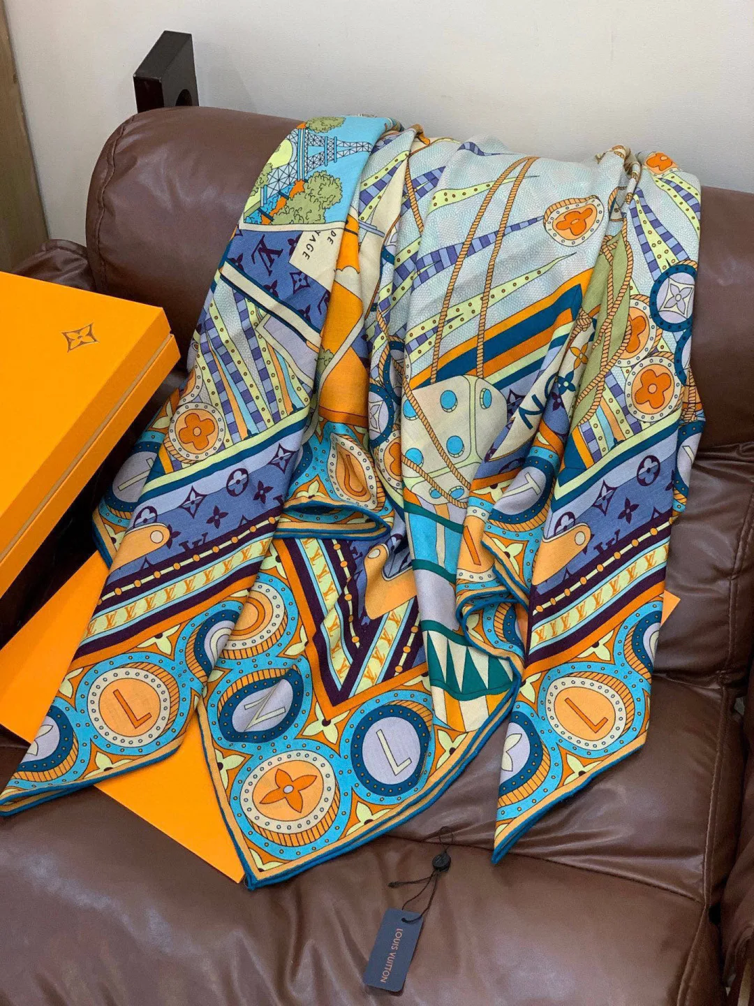 Шарфы Louis Vuitton 895180