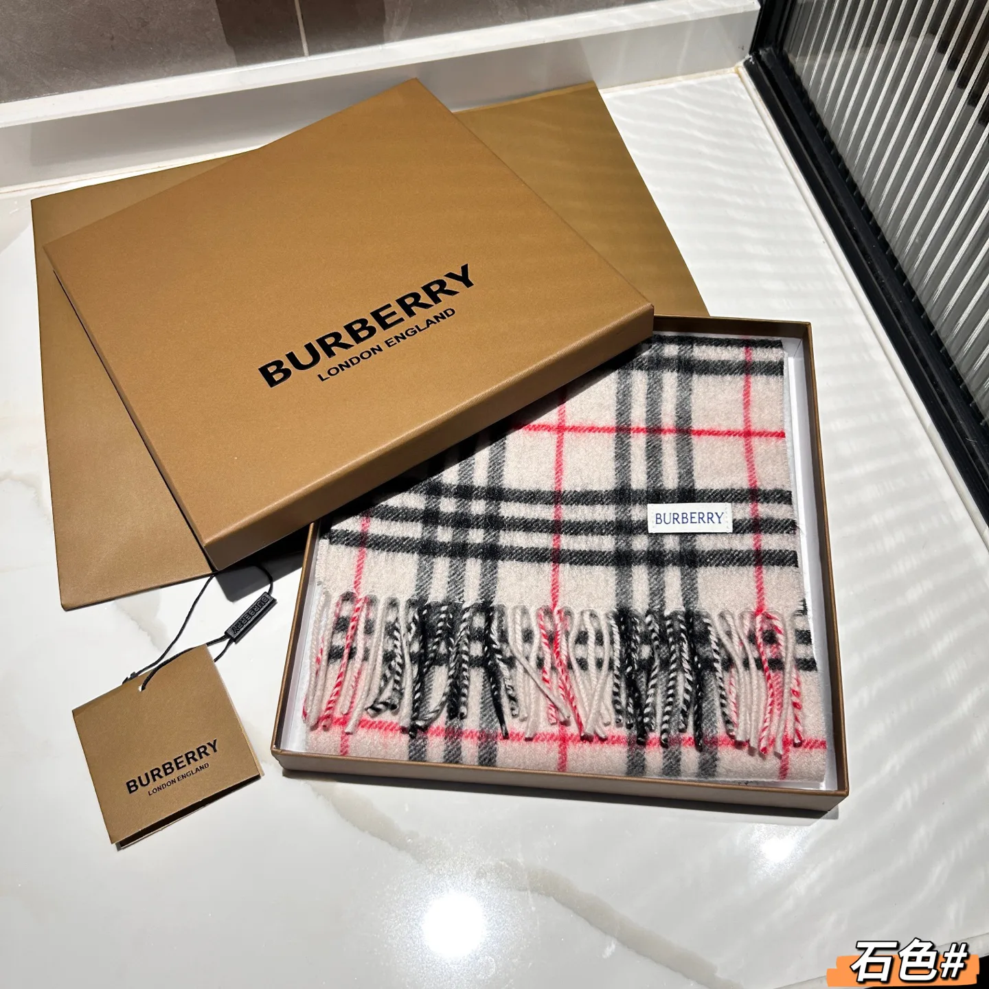 Шарфы Burberry 18507397