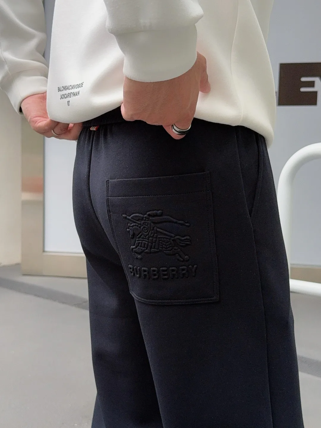Брюки Женские Burberry 18178459