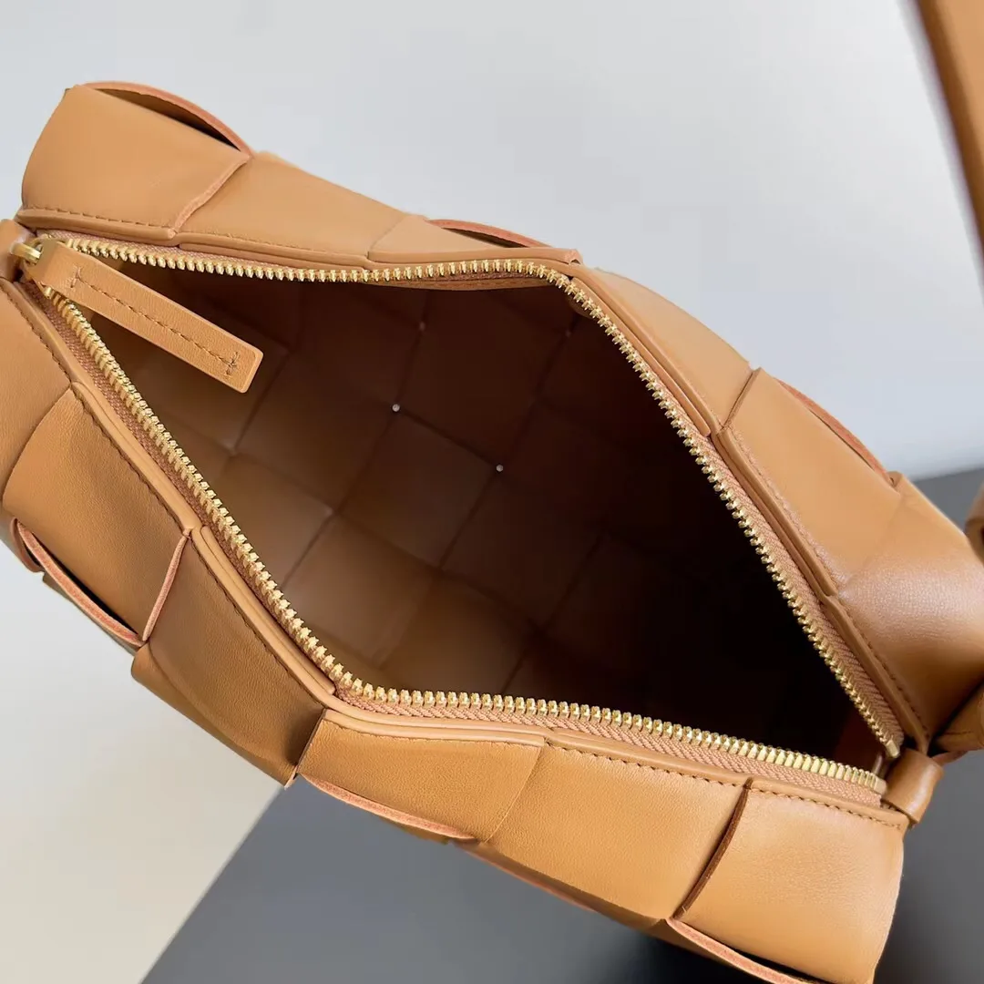 Сумки На Ремне Женские Bottega Veneta 11922463
