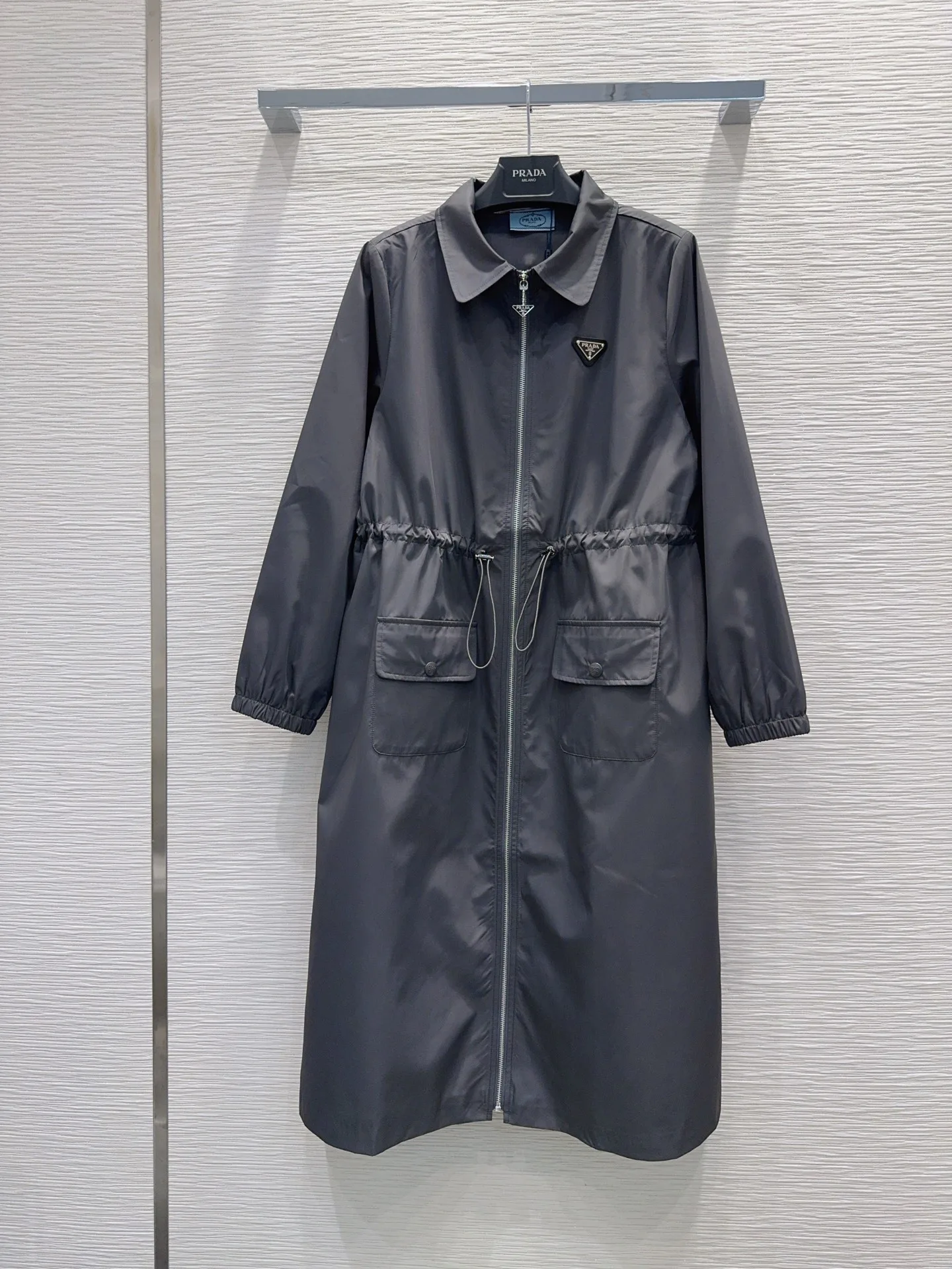 Куртки И Пуховики Женские Prada 17988397