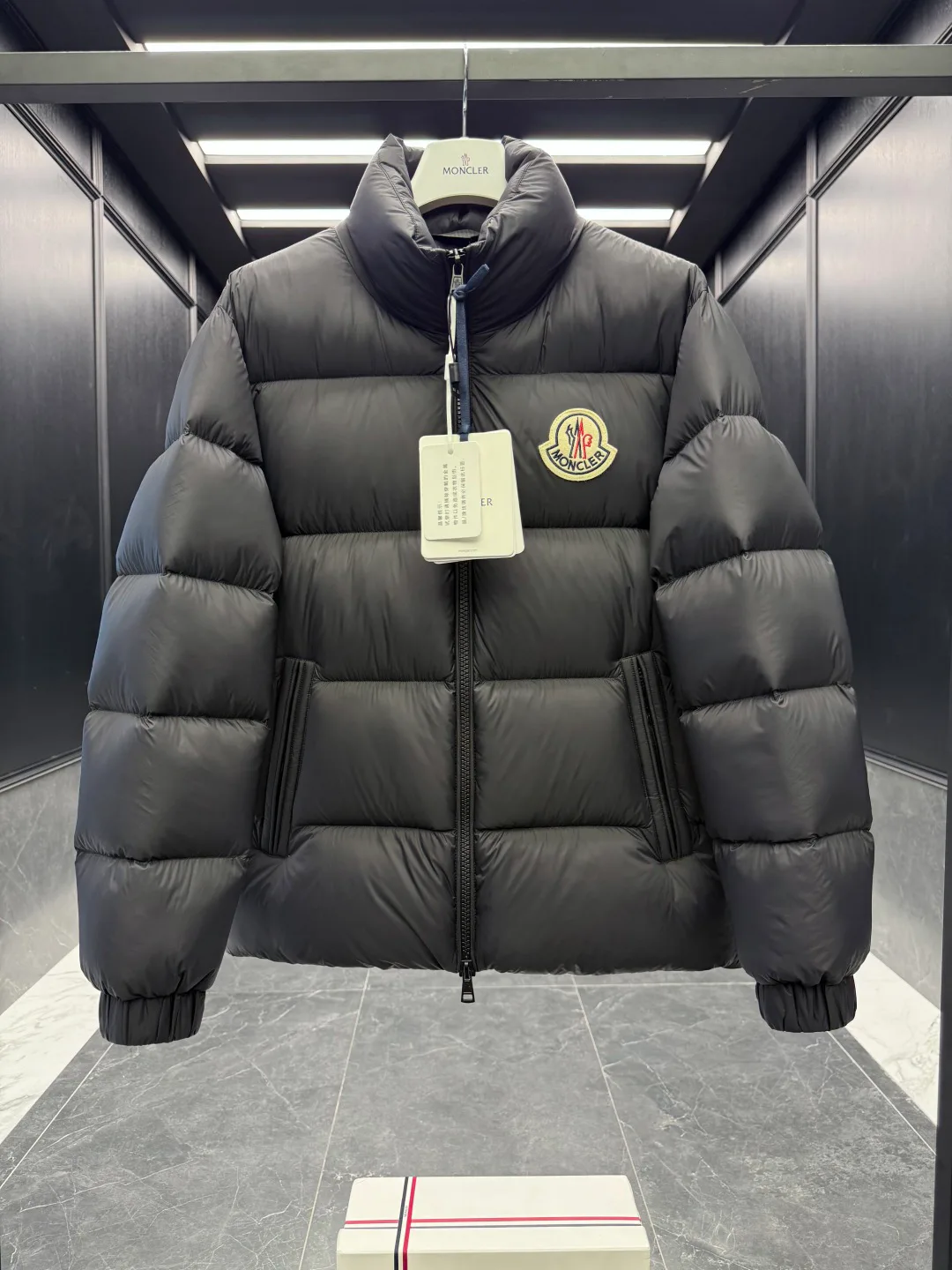 Куртки И Пуховики Мужские Moncler 17918146