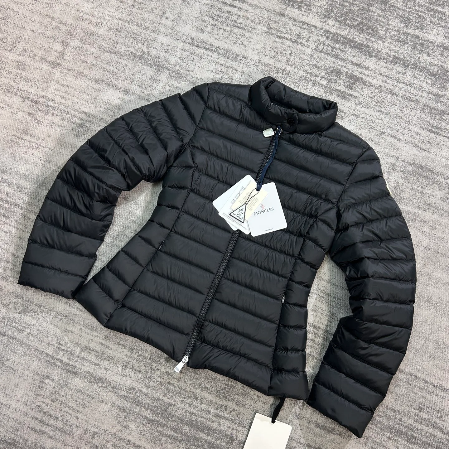 Куртки И Пуховики Женские Moncler 18133832