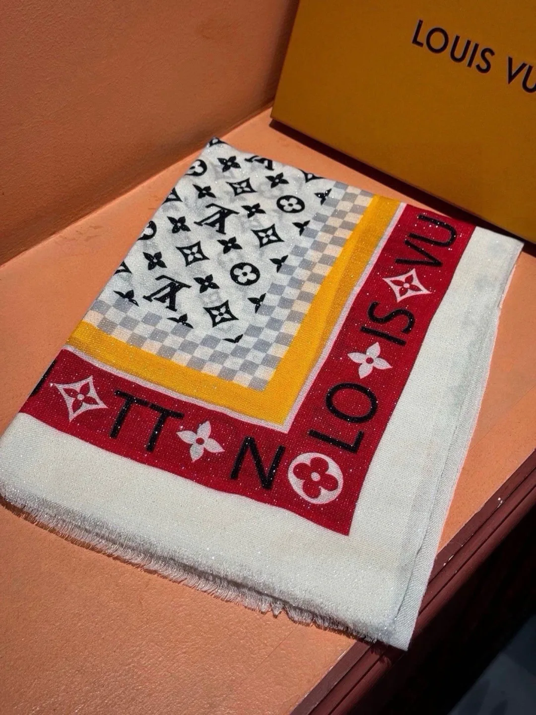 Шарфы Louis Vuitton 17673184