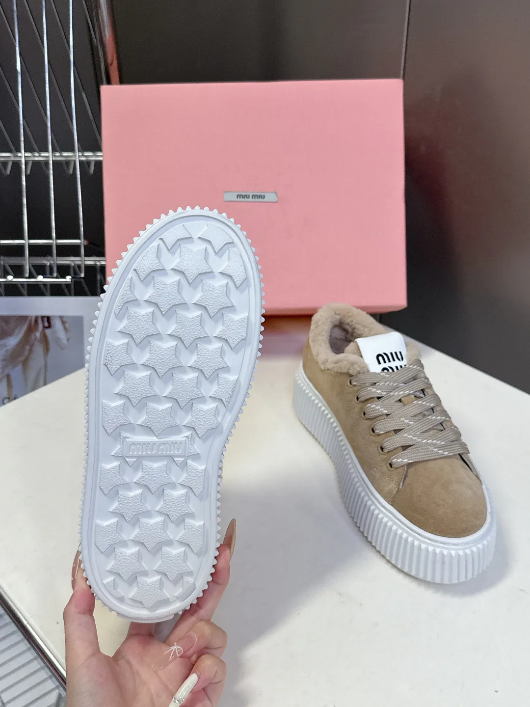 Кроссовки Женские Miu Miu 18693002