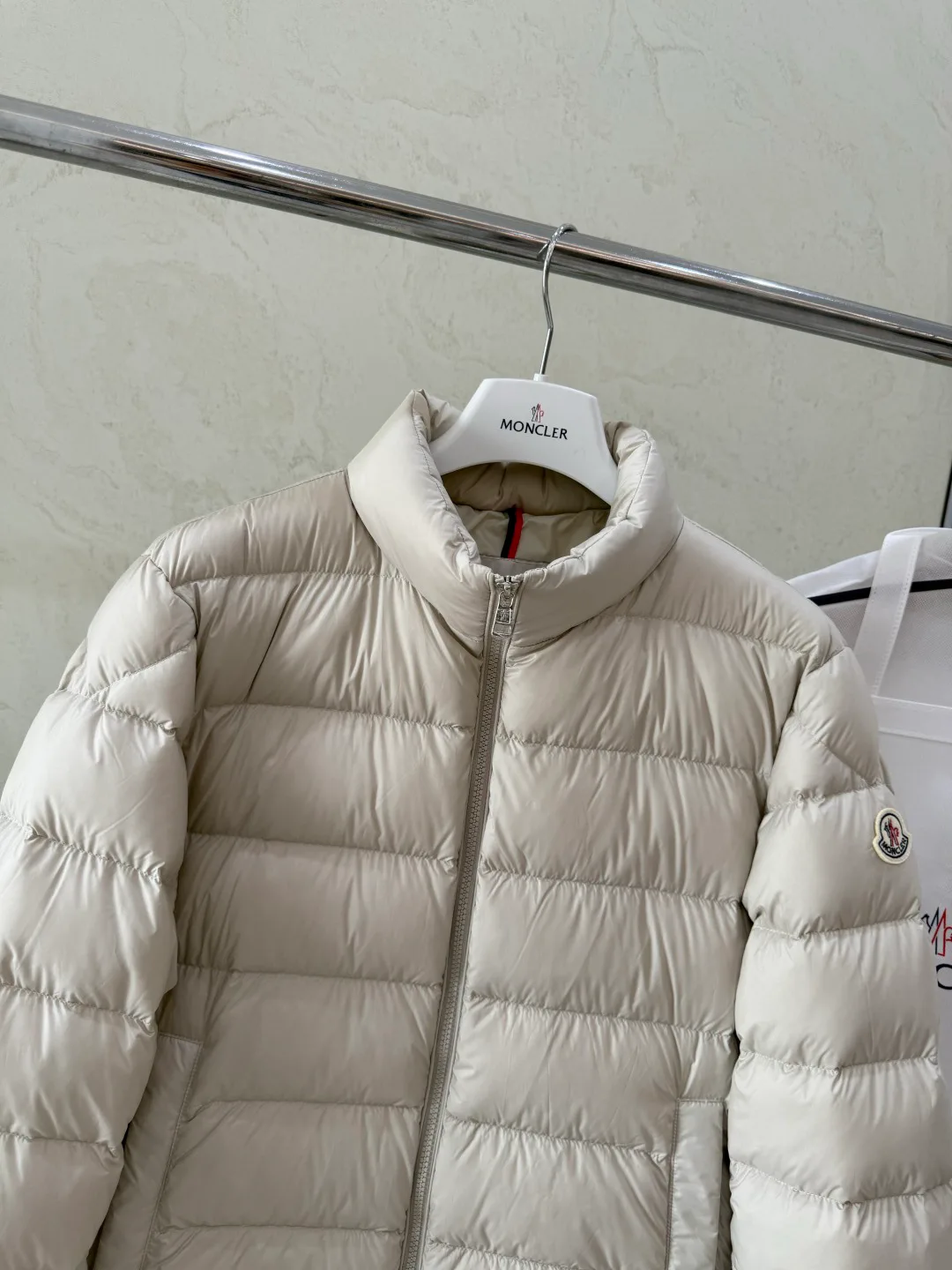 Куртки И Пуховики Женские Moncler 18376102