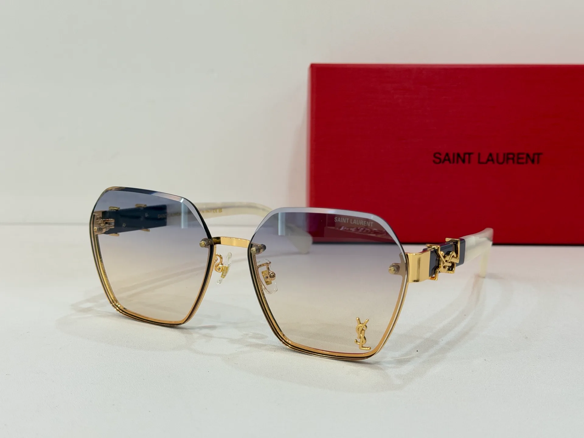 Очки Saint Laurent 14321712