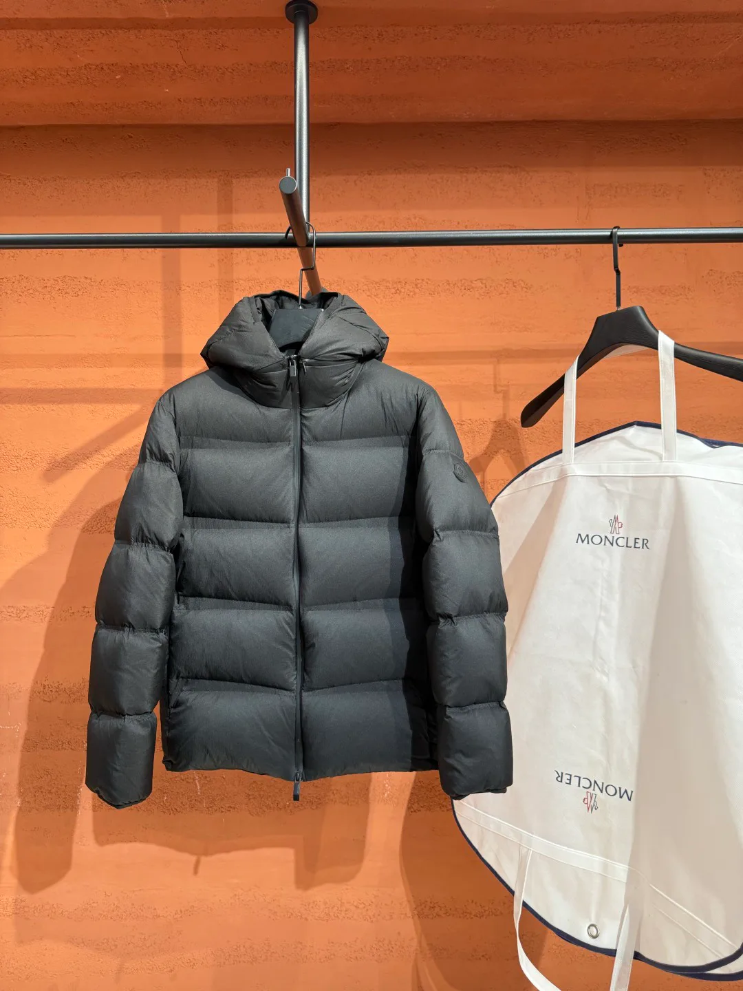 Куртки И Пуховики Мужские Moncler 18237413