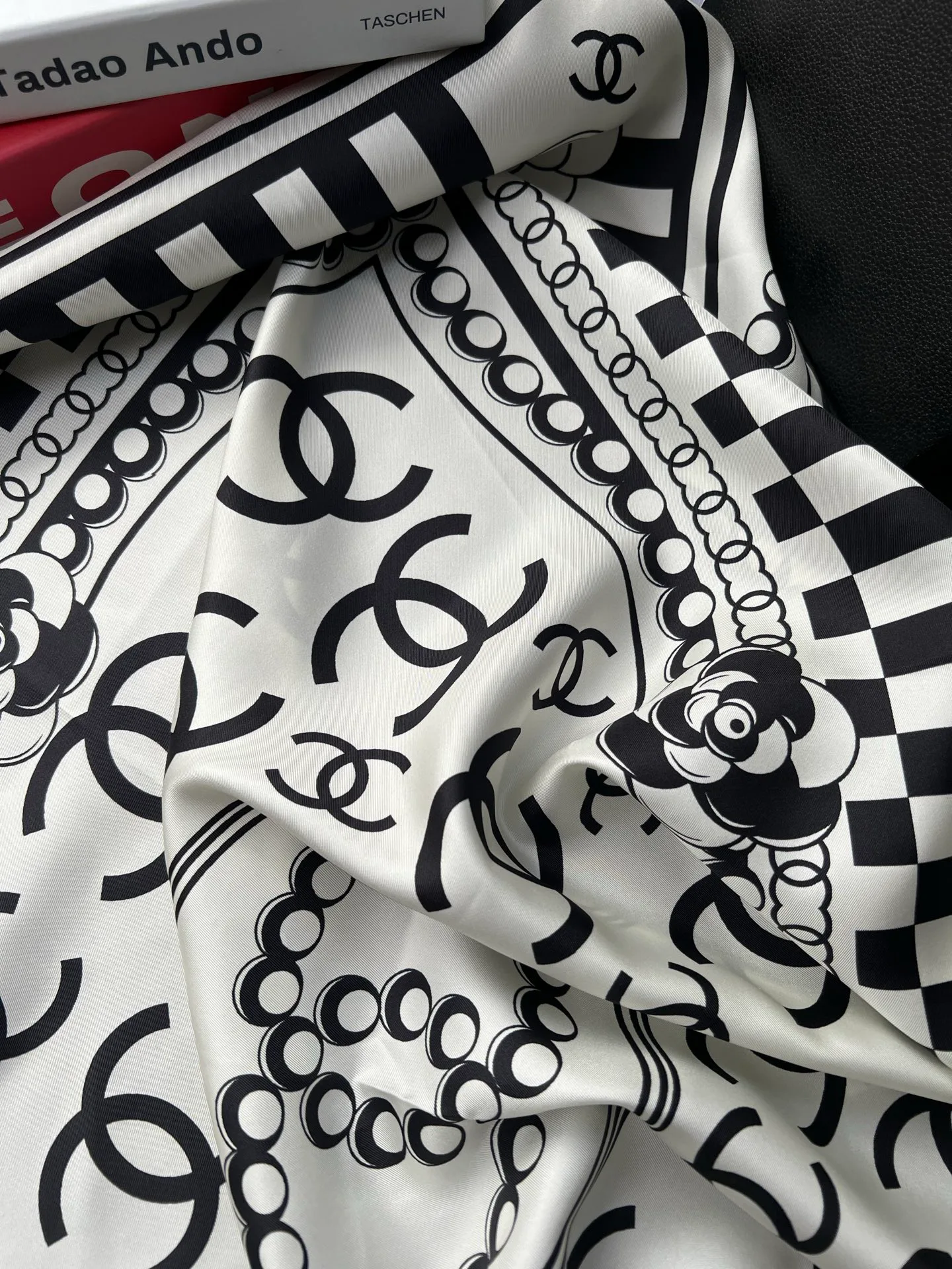 Платки Chanel 13416567