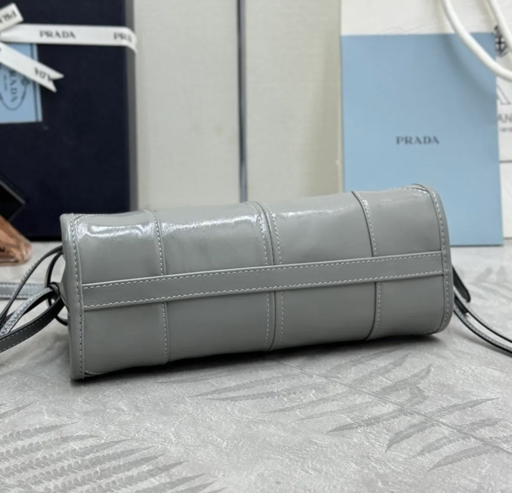 Сумки На Ремне Женские Prada 11682124