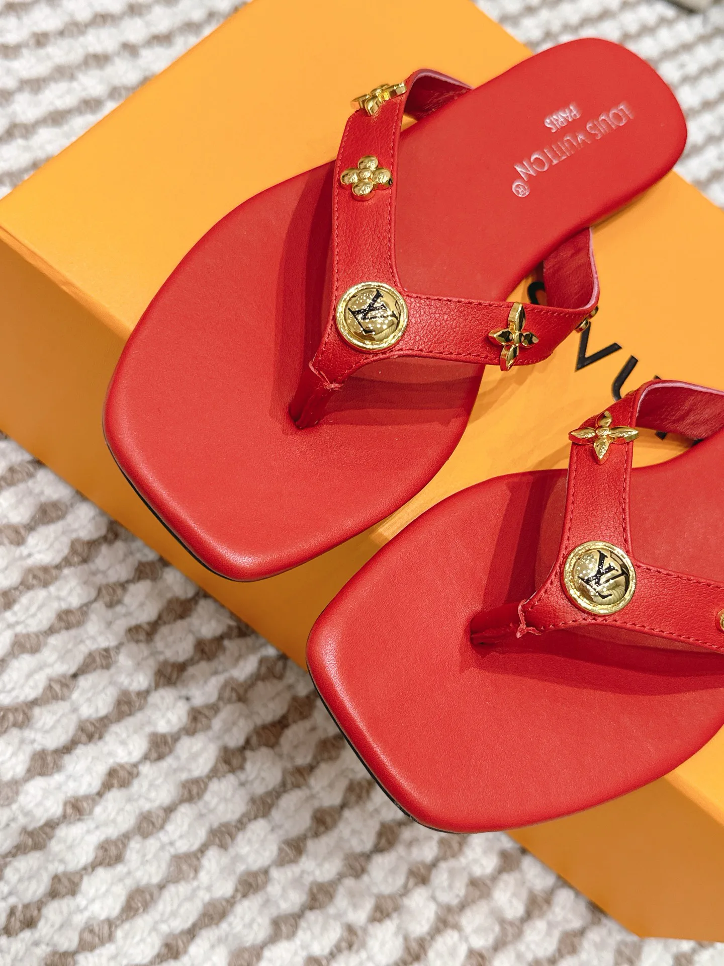 Шлепанцы Женские Louis Vuitton 14555369