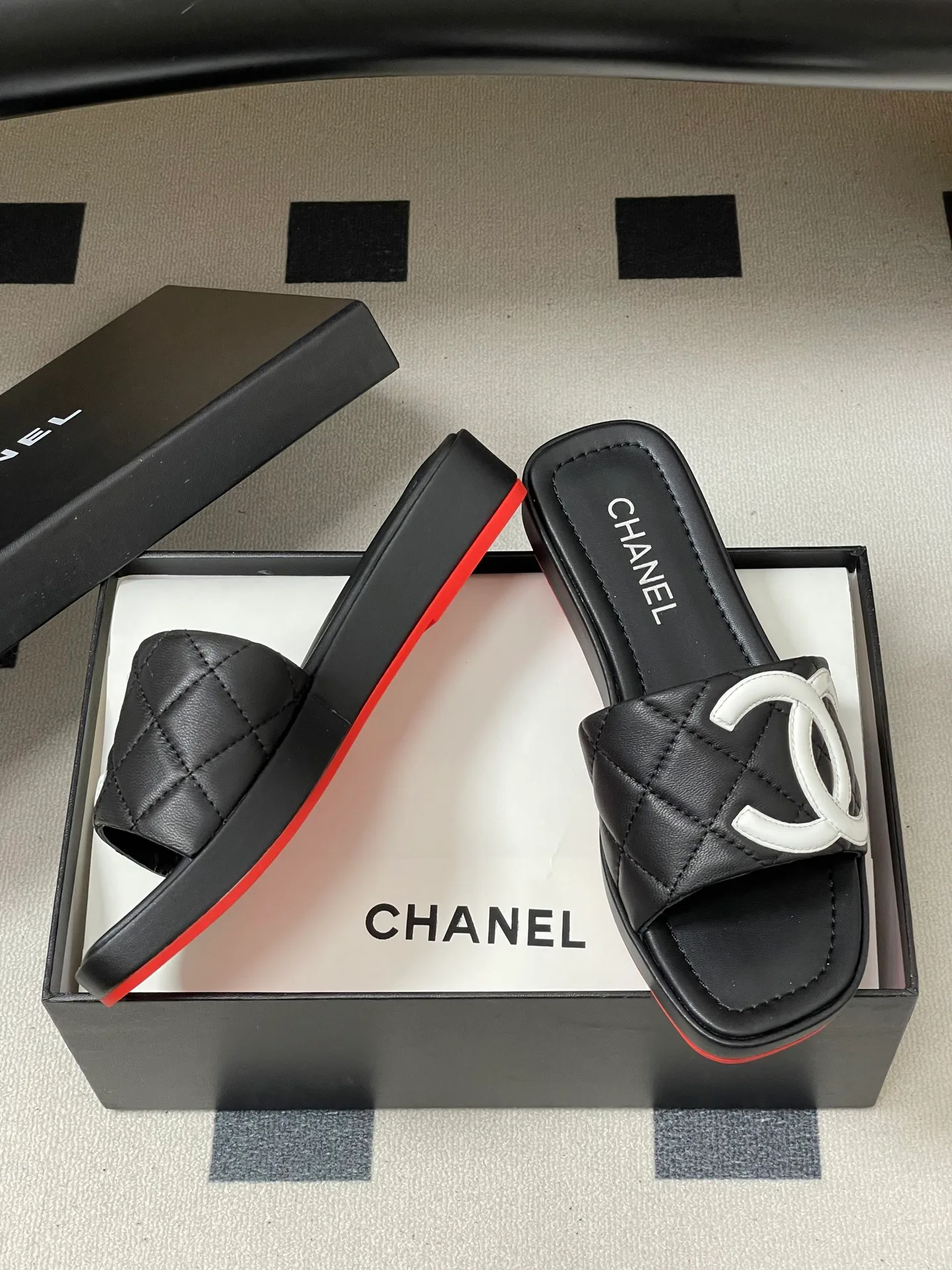 Шлепанцы Женские Chanel 11219911