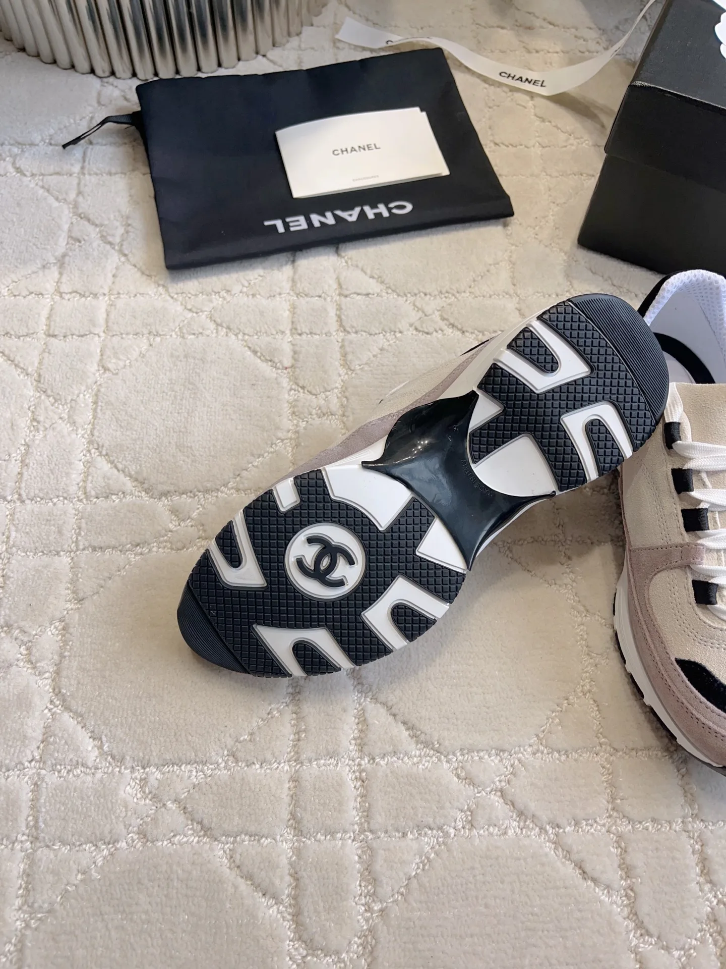 Кроссовки Женские Chanel 17936566