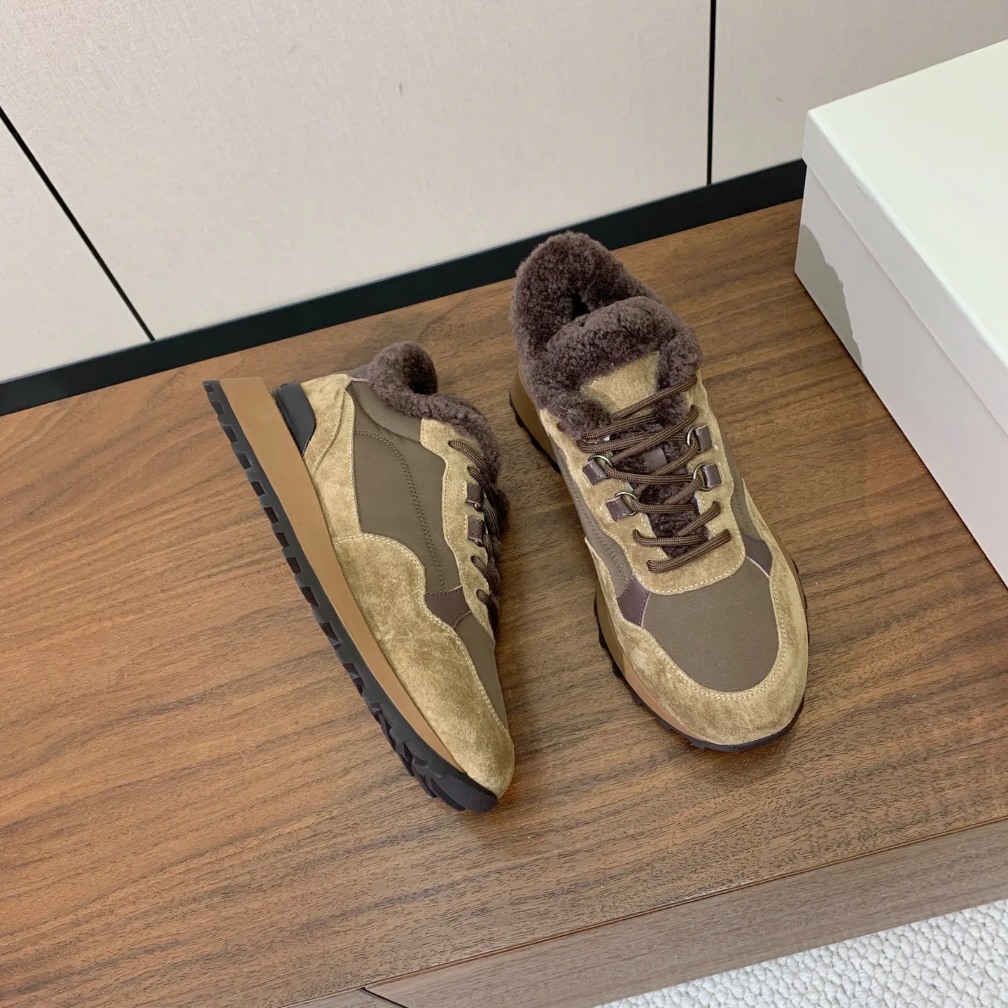 Кроссовки Женские Brunello Cucinelli 19766256