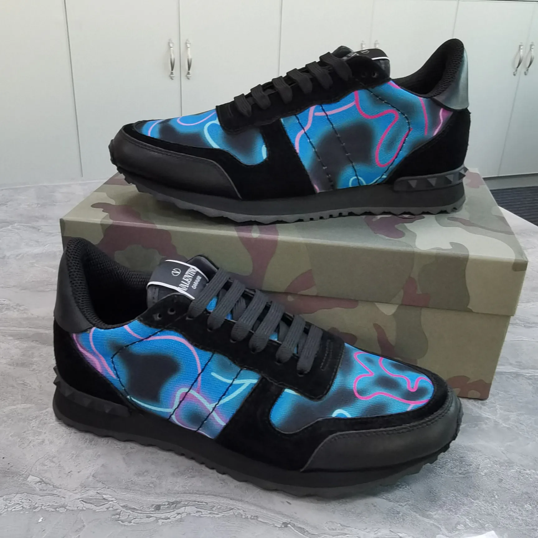 Кроссовки Женские Valentino 10736423