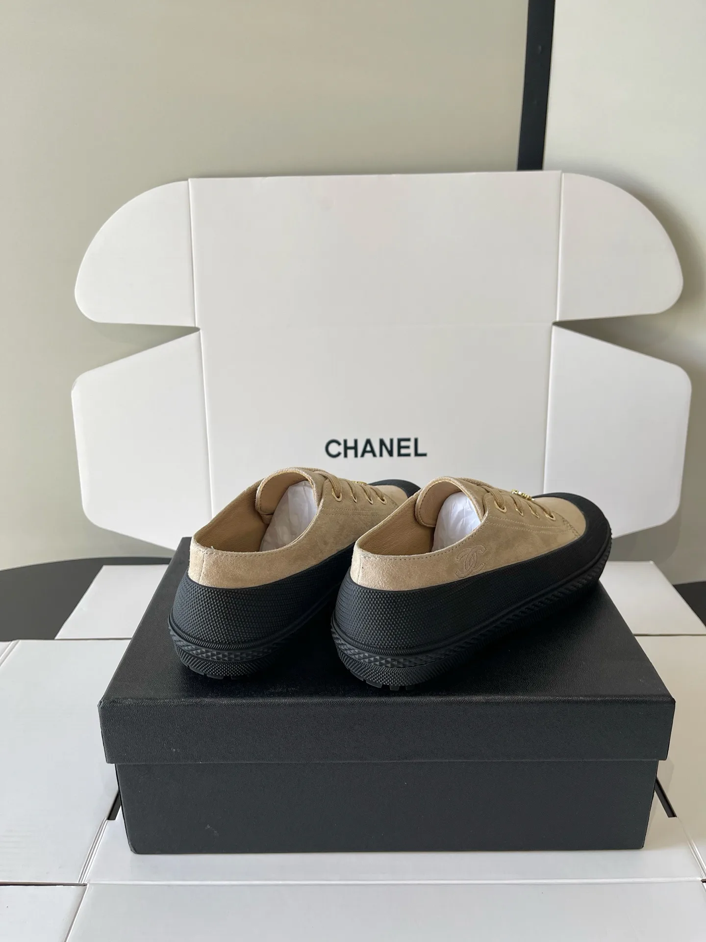 Кроссовки Женские Chanel 18437967