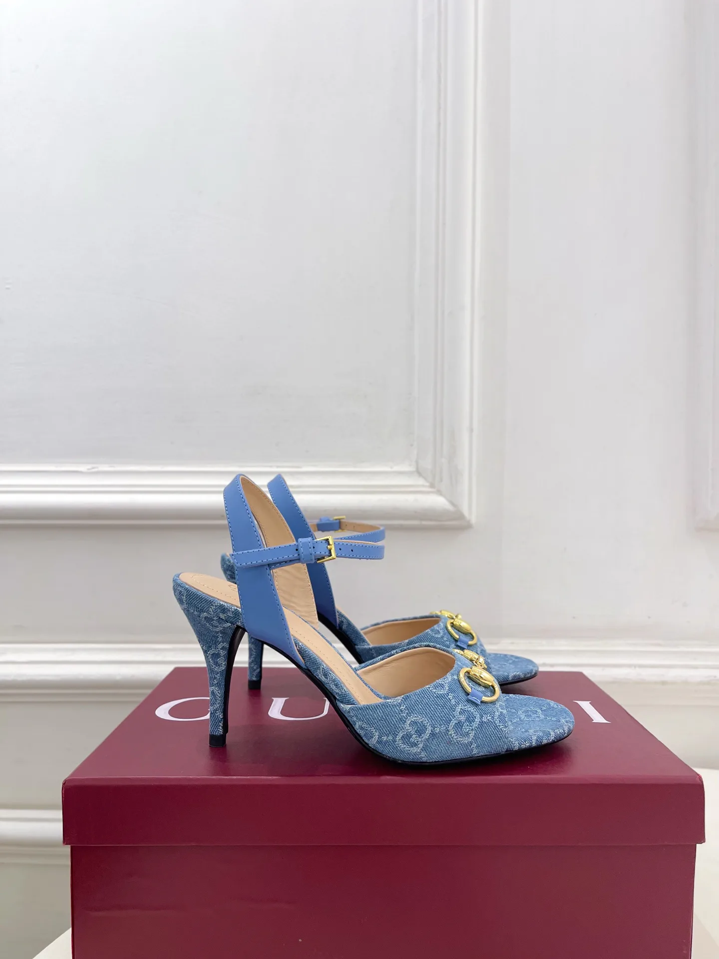 Босоножки Женские Gucci 13218179