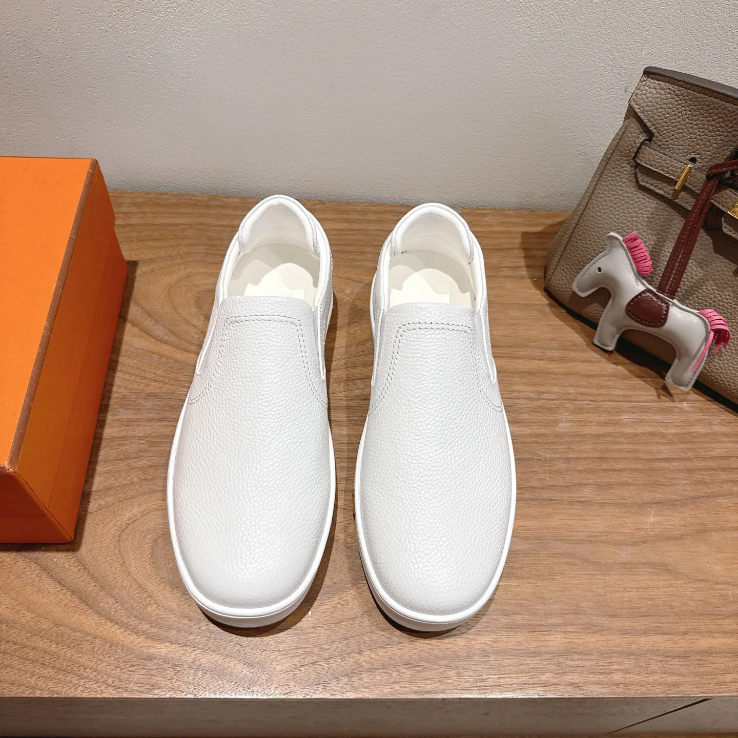 Кроссовки Женские Hermes 14343196