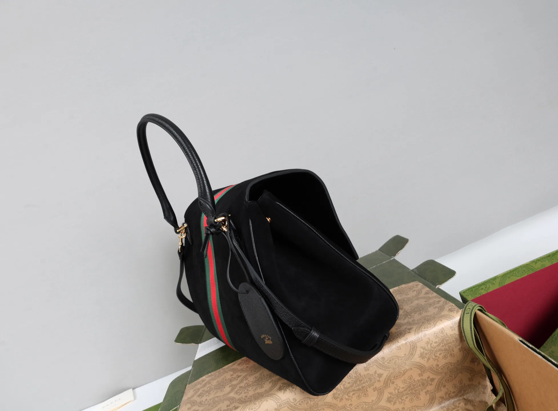 Классические Сумки Женские Gucci 18250574