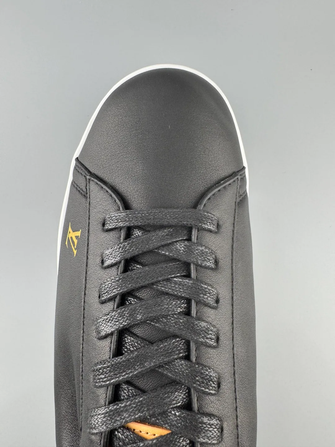 Кроссовки Мужские Louis Vuitton 11907196