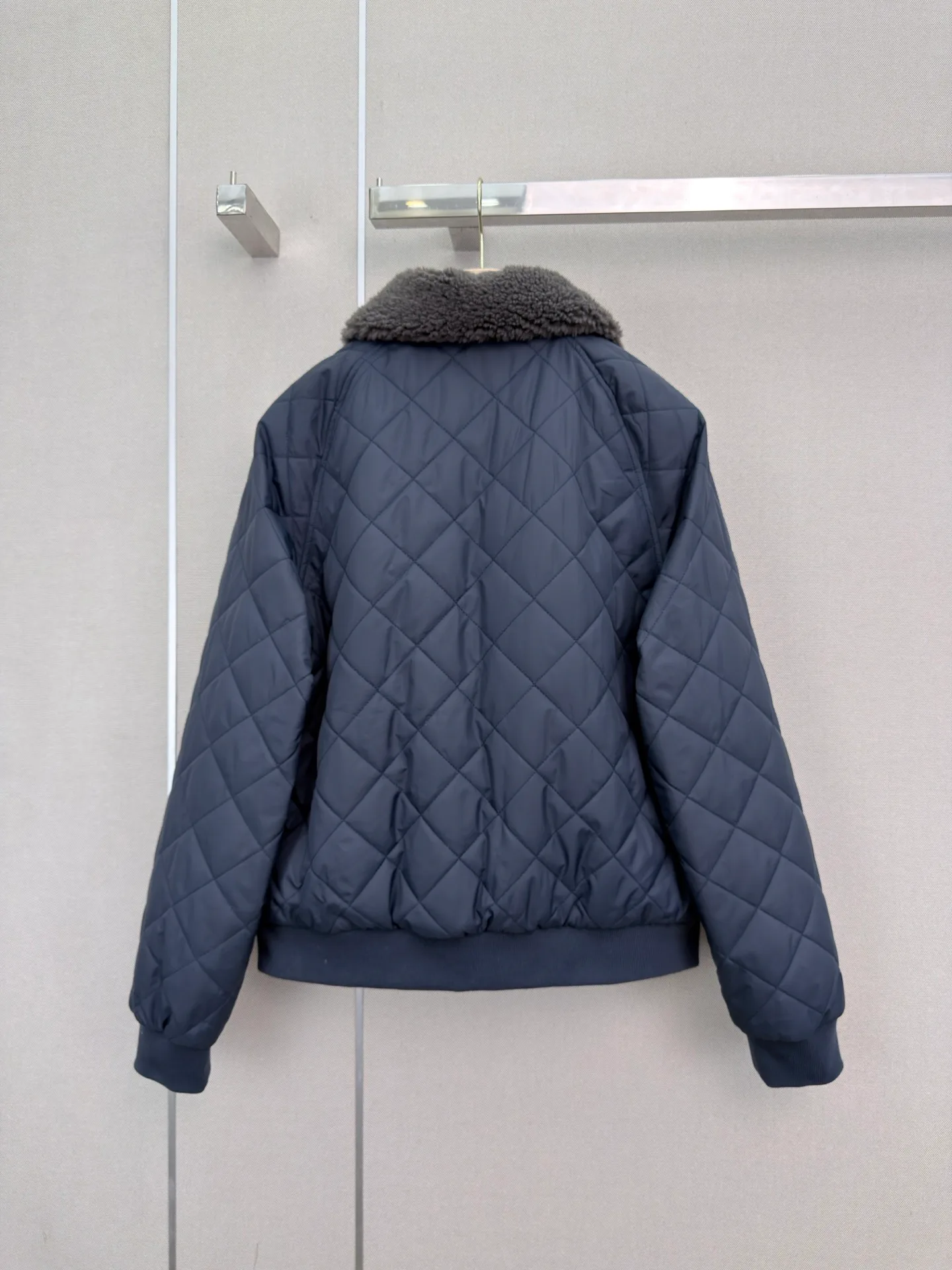 Куртки И Пуховики Женские Miu Miu 18023482