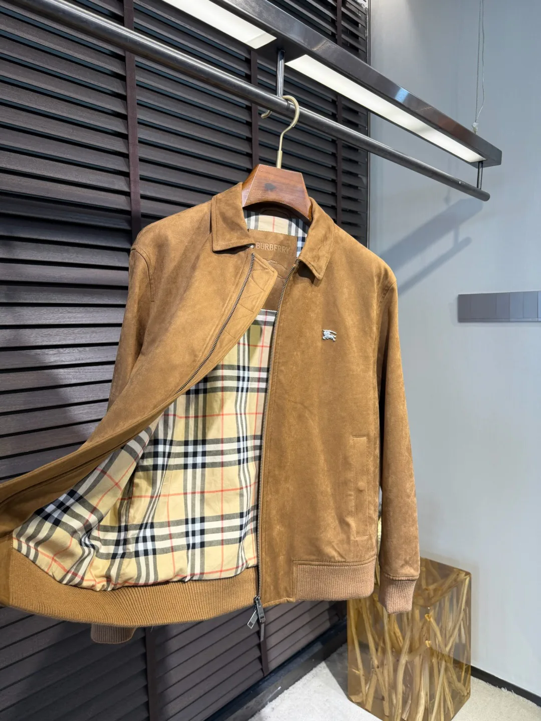 Кожаные Куртки И Дублёнки Женские Burberry 17944026