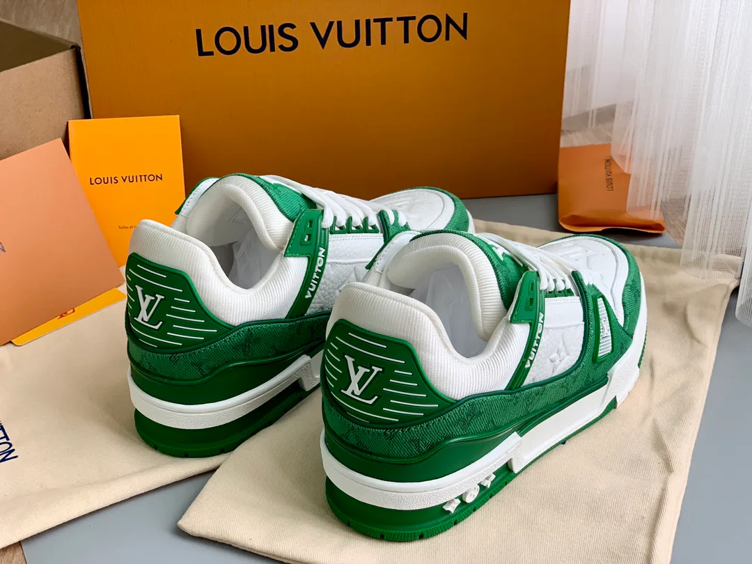 Кроссовки Женские Louis Vuitton 18014127