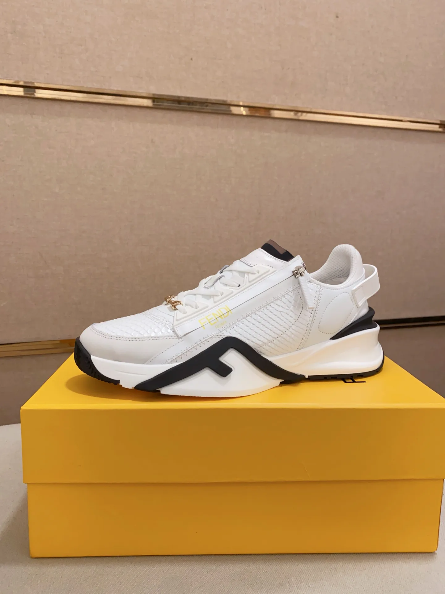 Кроссовки Мужские Fendi 25140