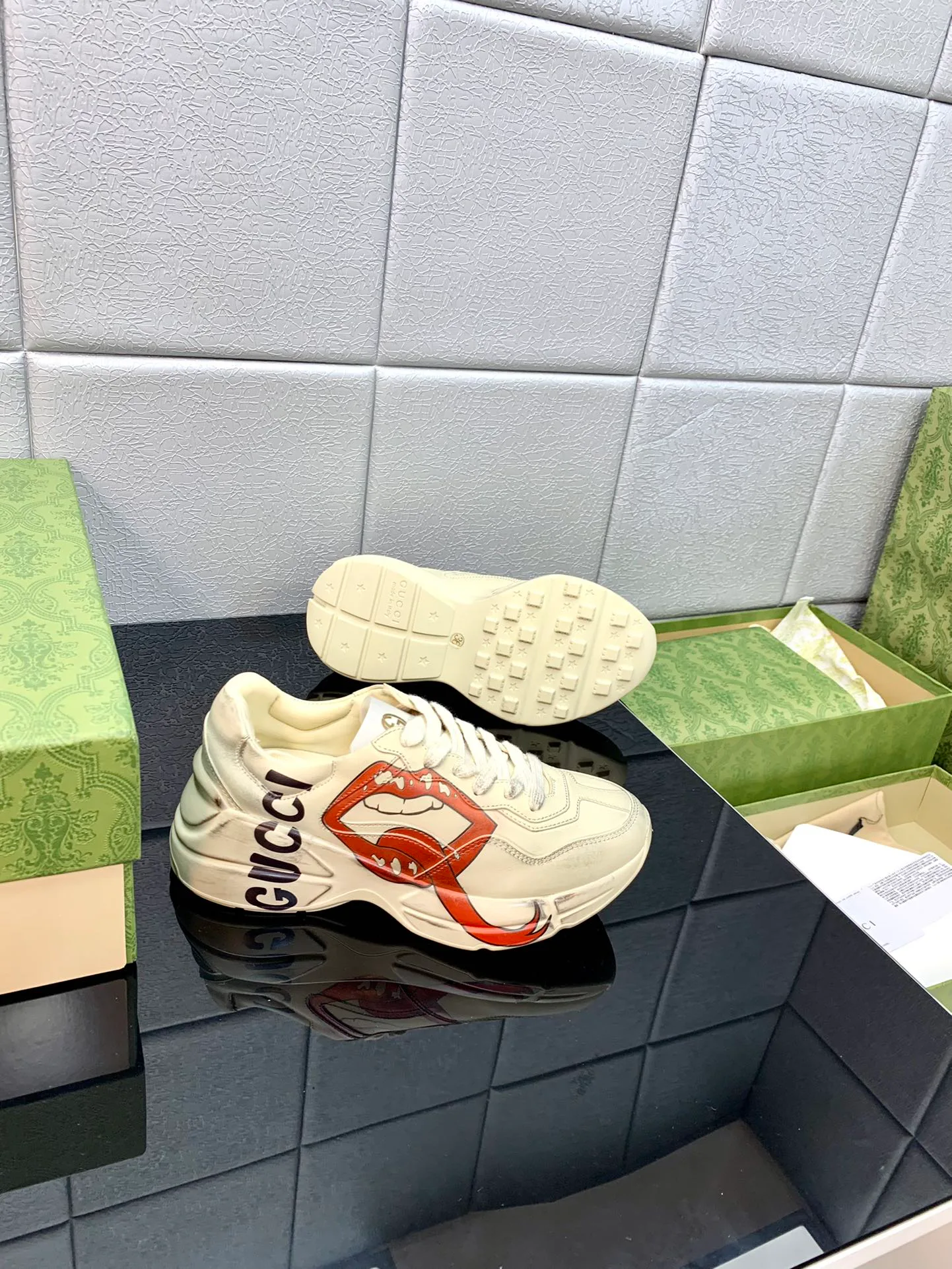 Кроссовки Женские Gucci 13080119