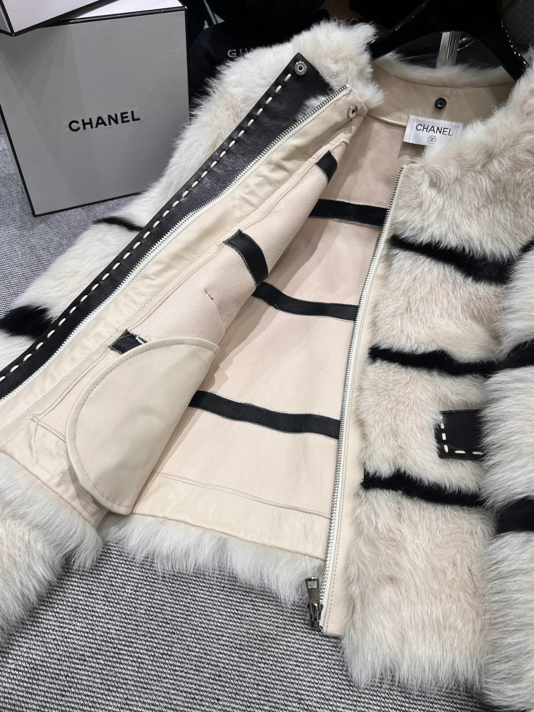 Шубы Женские Chanel 225018